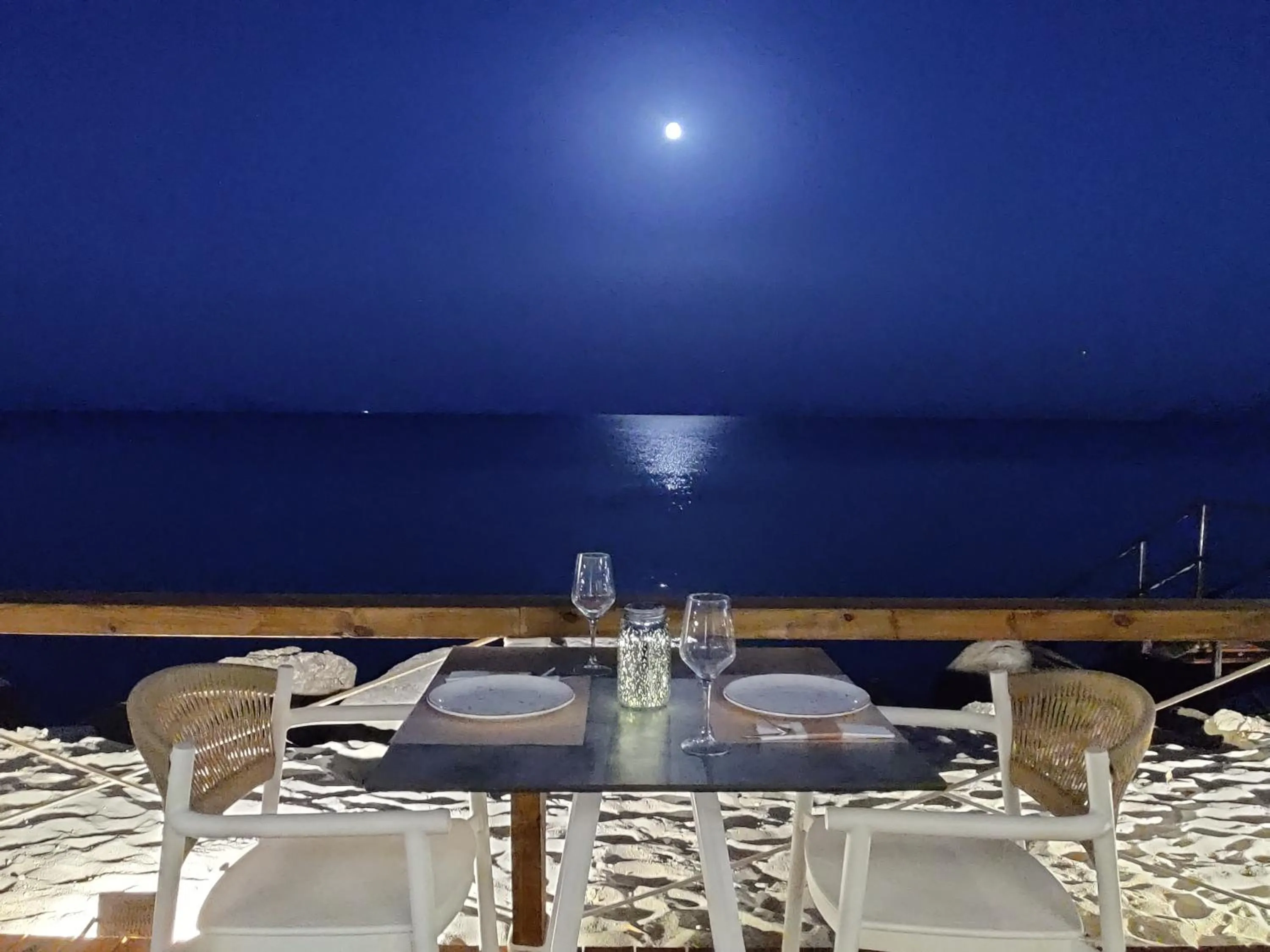 Restaurant/places to eat in NISSEA Boutique Hotel