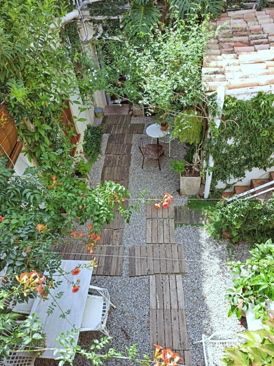 Patio in Marakasa B&B