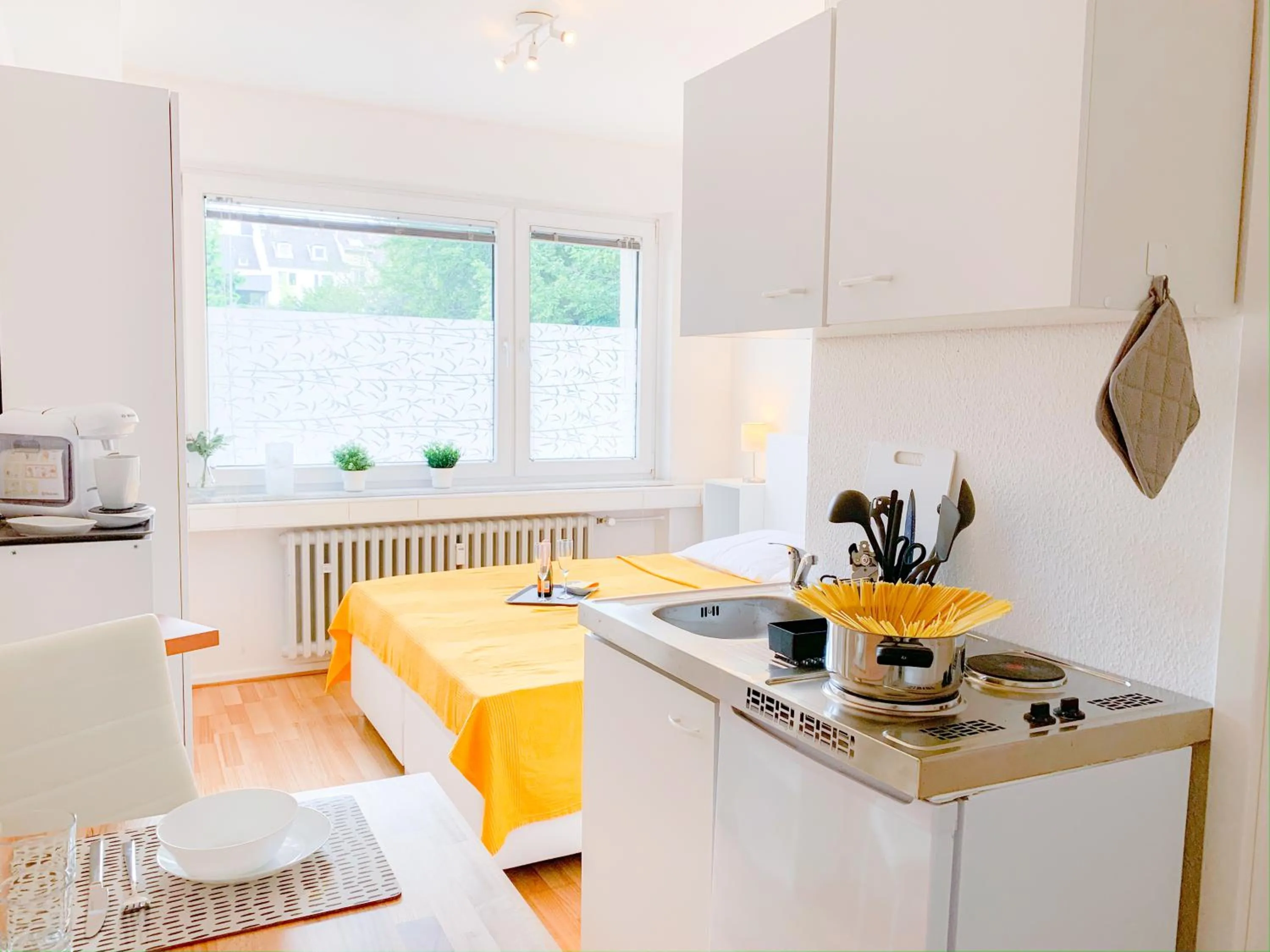 Kitchen or kitchenette in Relax Aachener Boardinghouse Appartements Premium 1