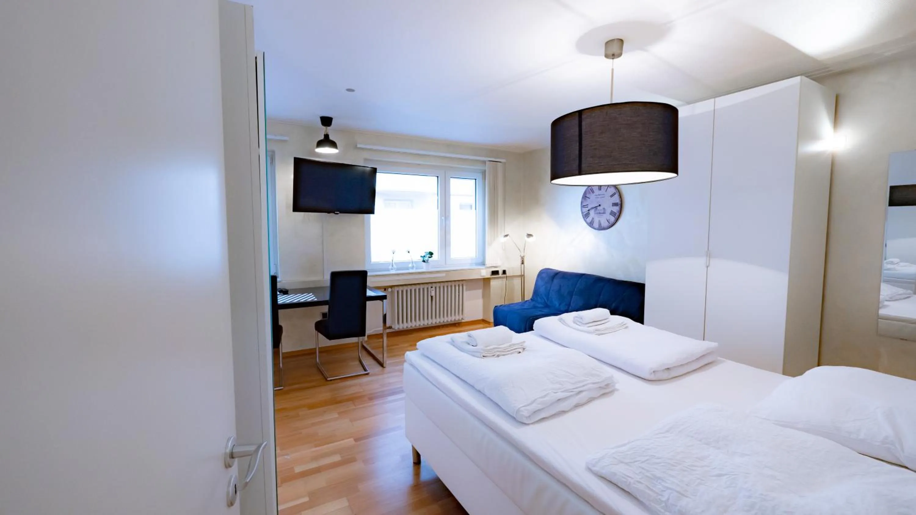 Bedroom, Bed in Relax Aachener Boardinghouse Appartements Premium 1