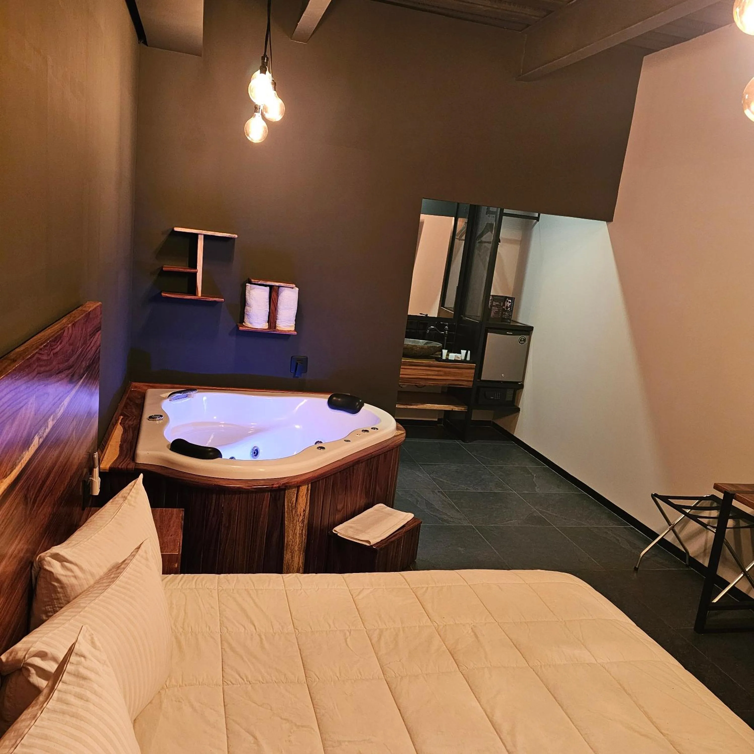 Hot Tub, Bed in HOTEL RIO RITA