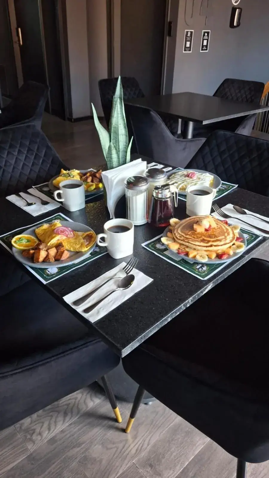 Restaurant/places to eat in HOTEL RIO RITA Restaurant/places to eat in HOTEL RIO RITA