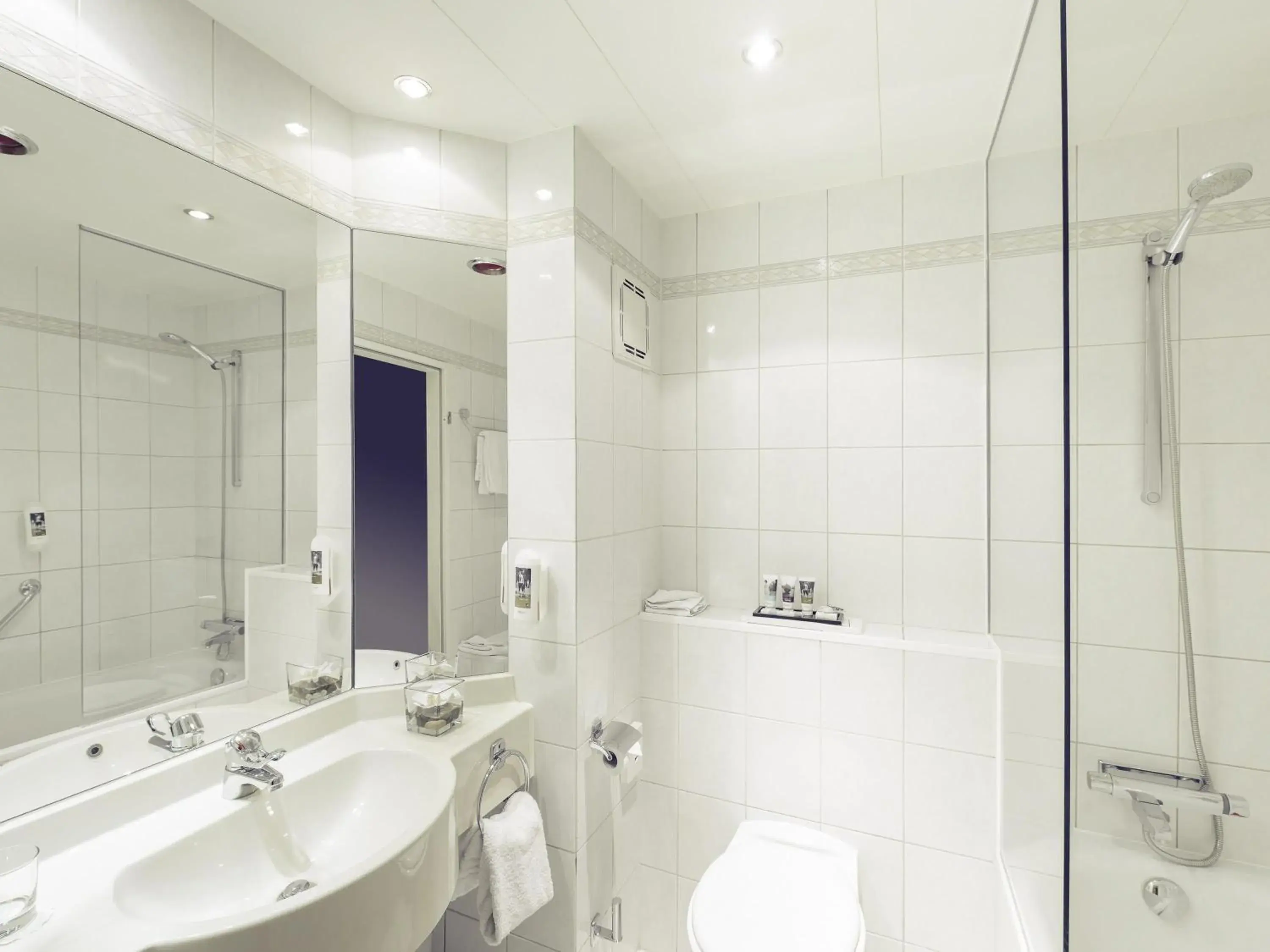 Bedroom in Mercure Kamen Unna Bedroom in Mercure Kamen Unna