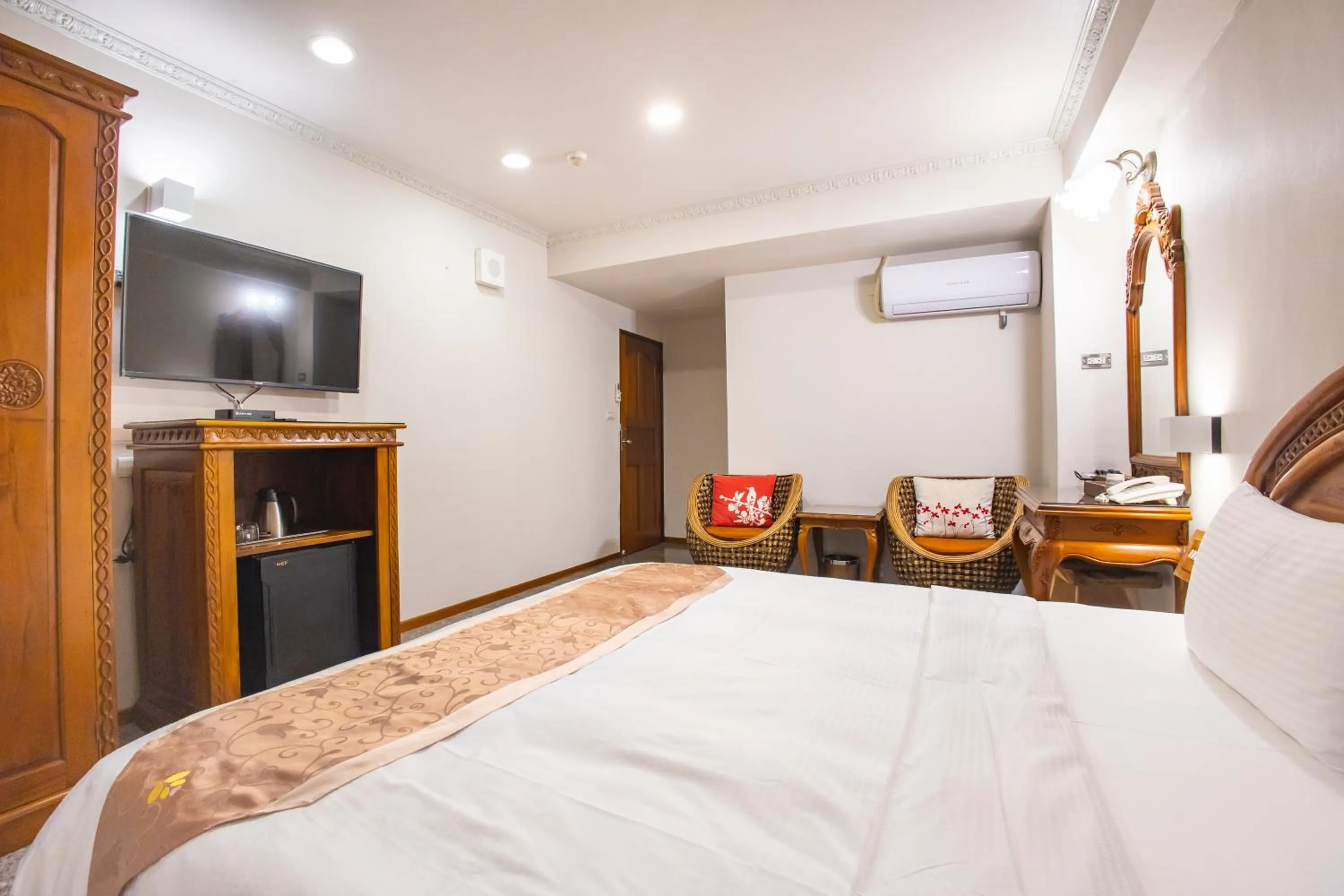 Photo of the whole room, Bed in Mei Jia Mei Hotel