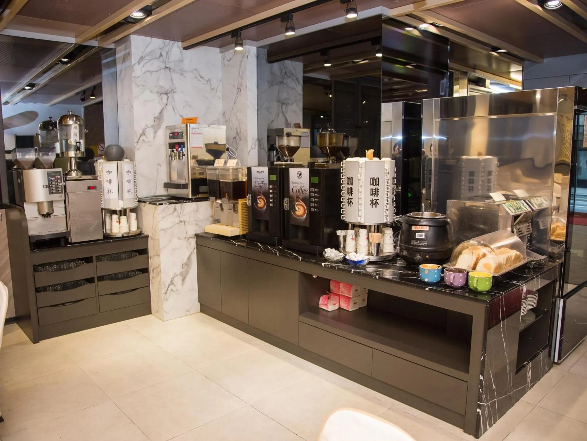 Restaurant/places to eat in Mei Jia Mei Hotel