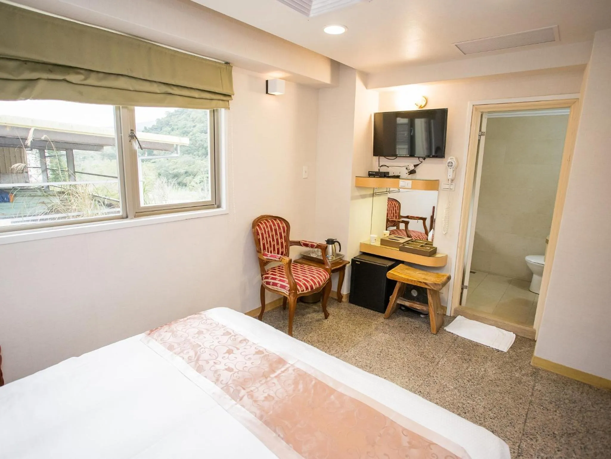 Photo of the whole room, Bed in Mei Jia Mei Hotel