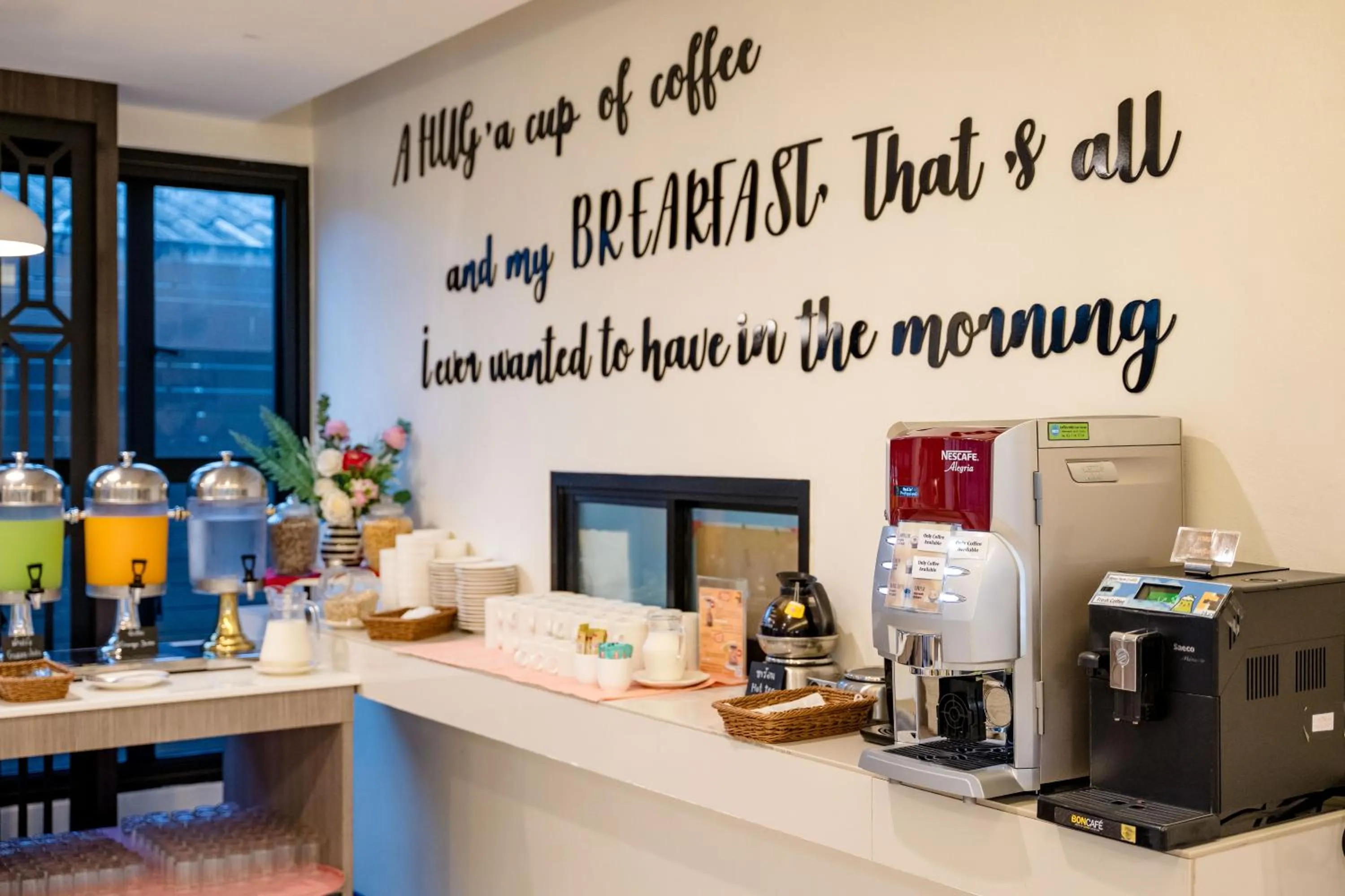 Coffee/tea facilities in De Hug Hotel & Residence