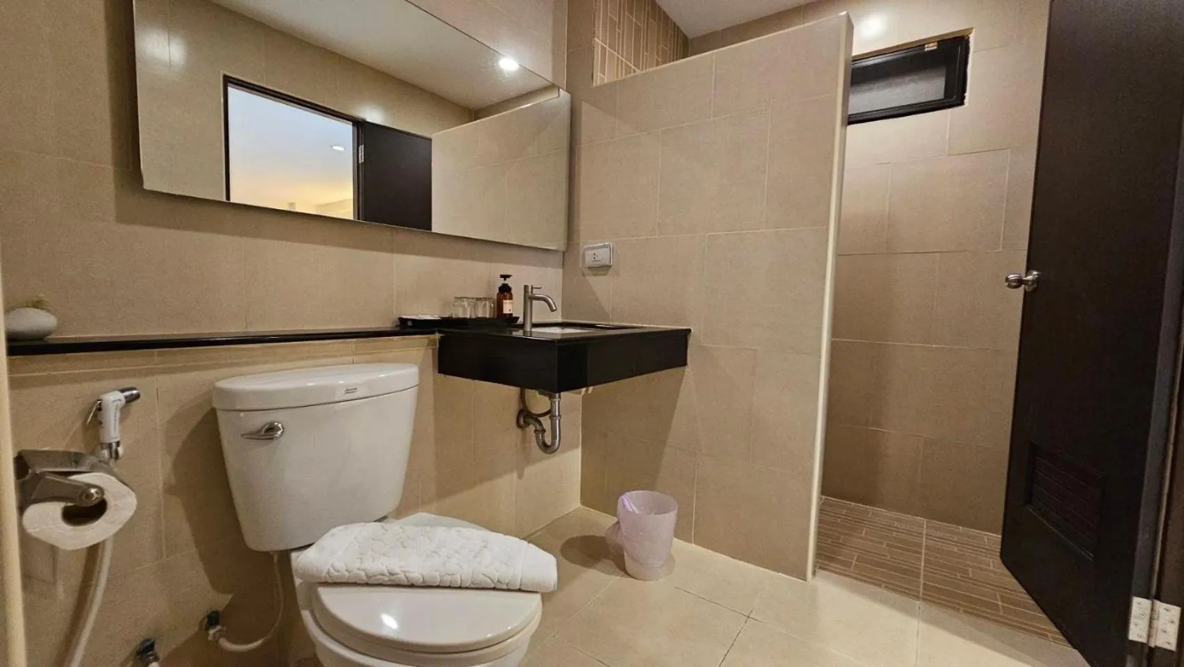 Shower in De Hug Hotel & Residence