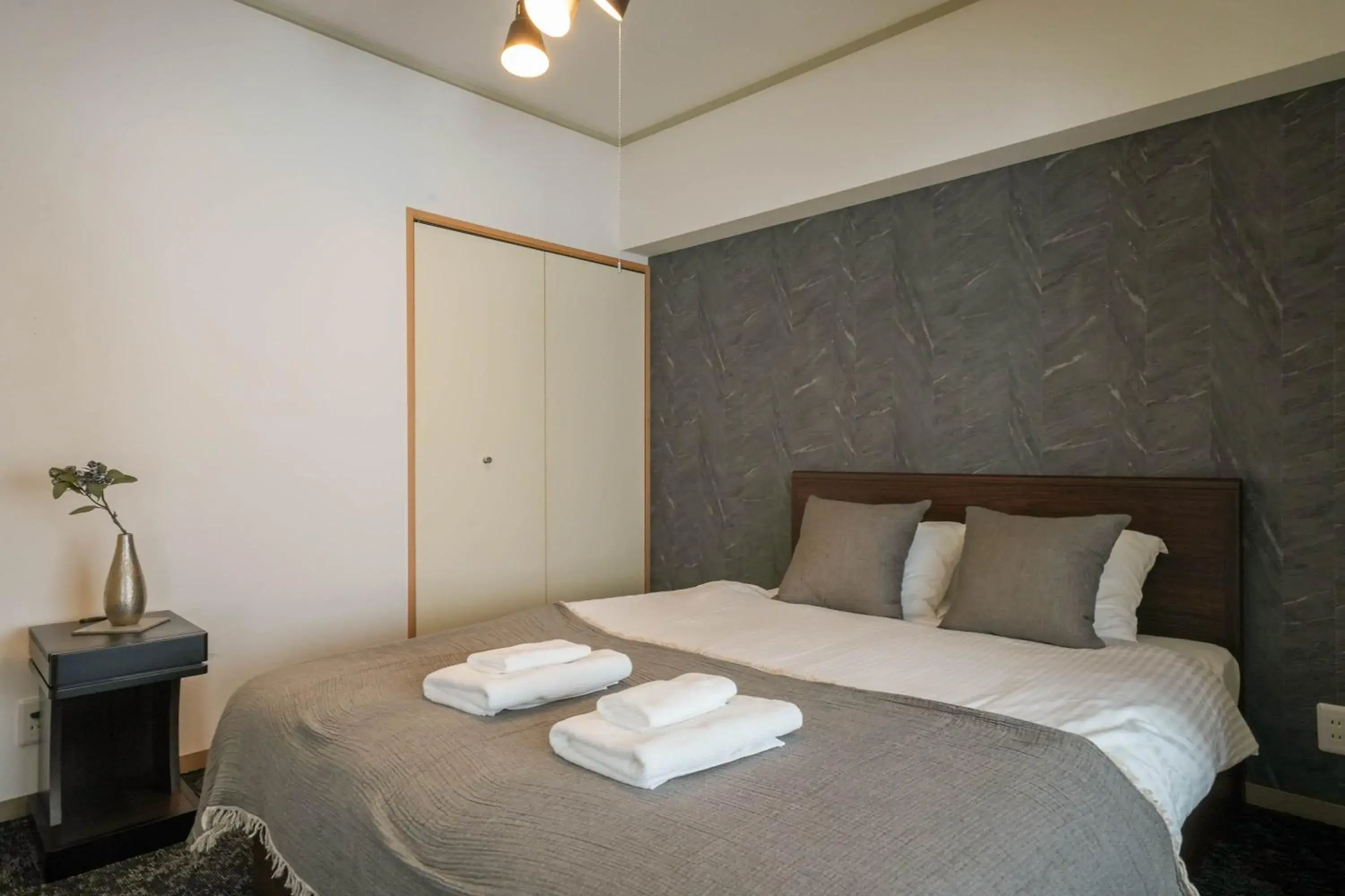 Bed in 88 Matsui Building Sapporo Bed in 88 Matsui Building Sapporo