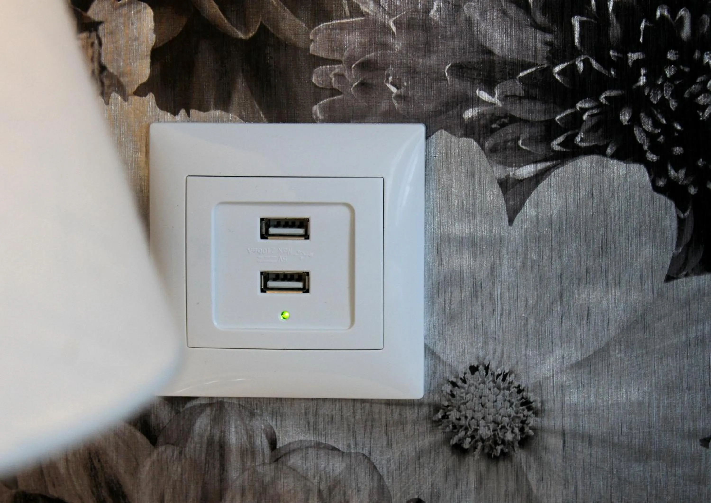 TV and multimedia in Le Potier Jovial