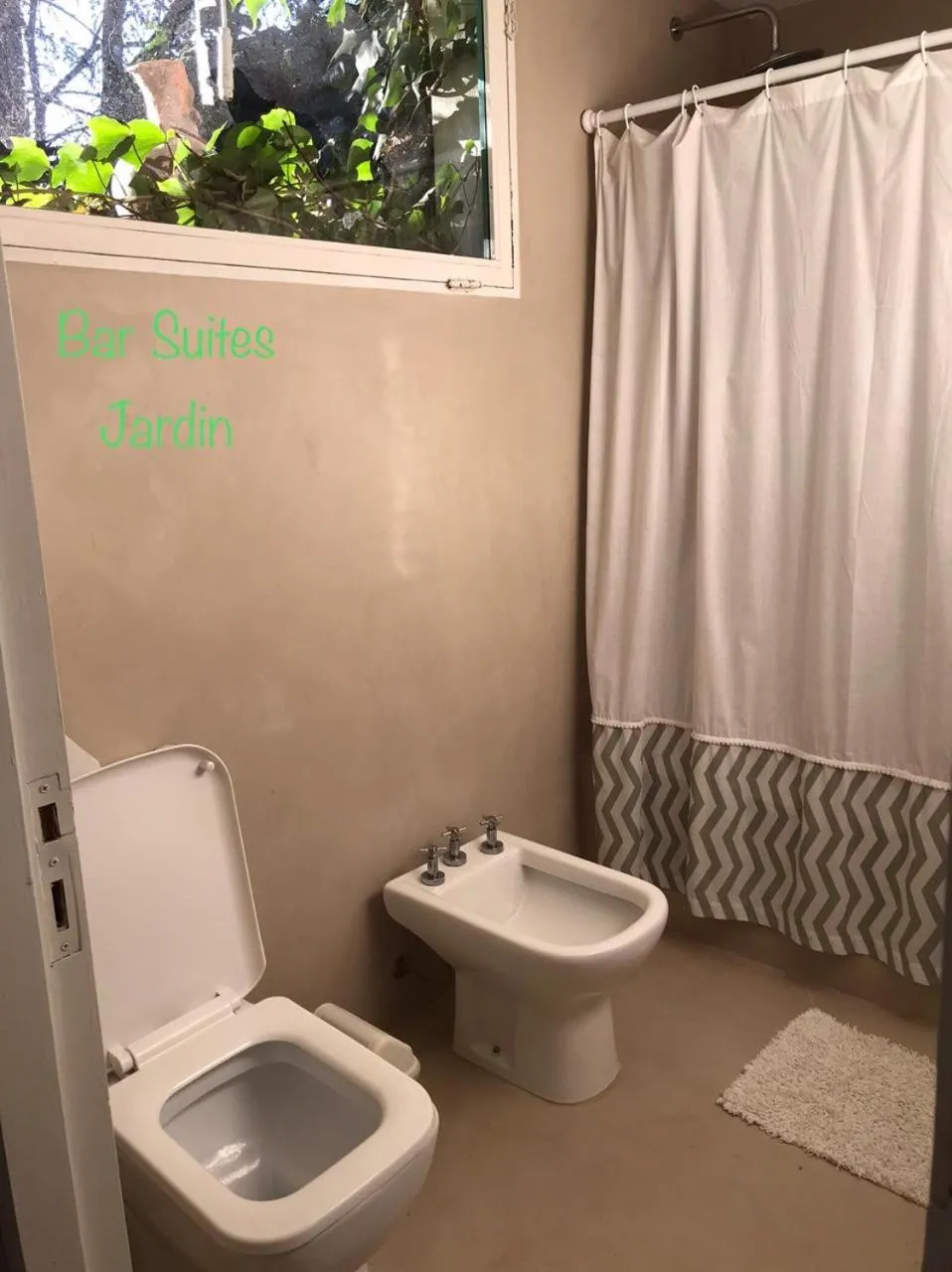 Bar Suites