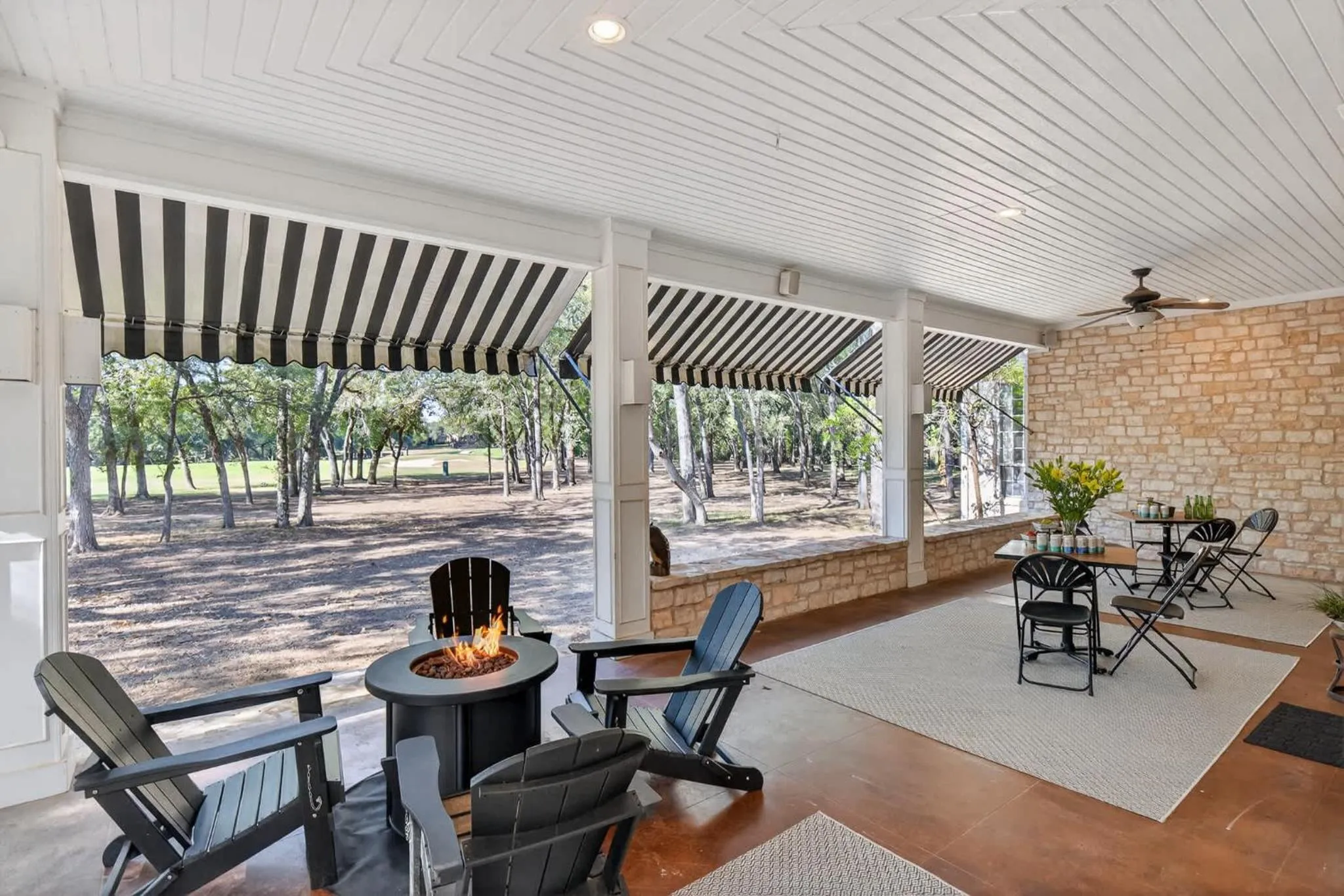 Luxury Golf Course Private Retreat with Heated Swimming Pool