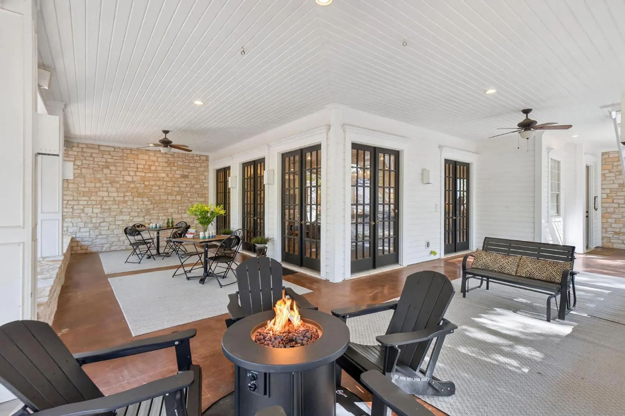 Luxury Golf Course Private Retreat with Heated Swimming Pool