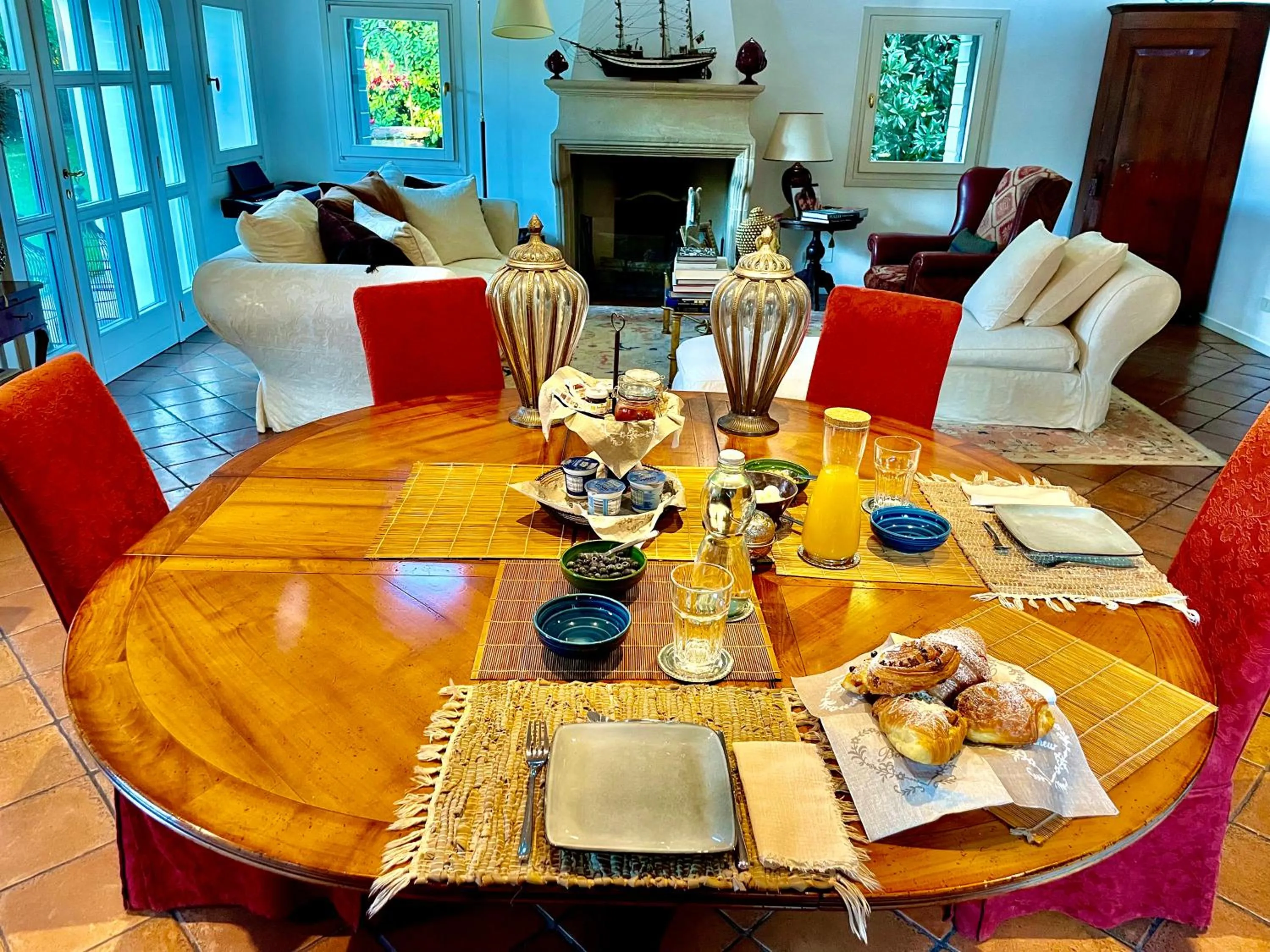 Food and drinks in Maison Silvia