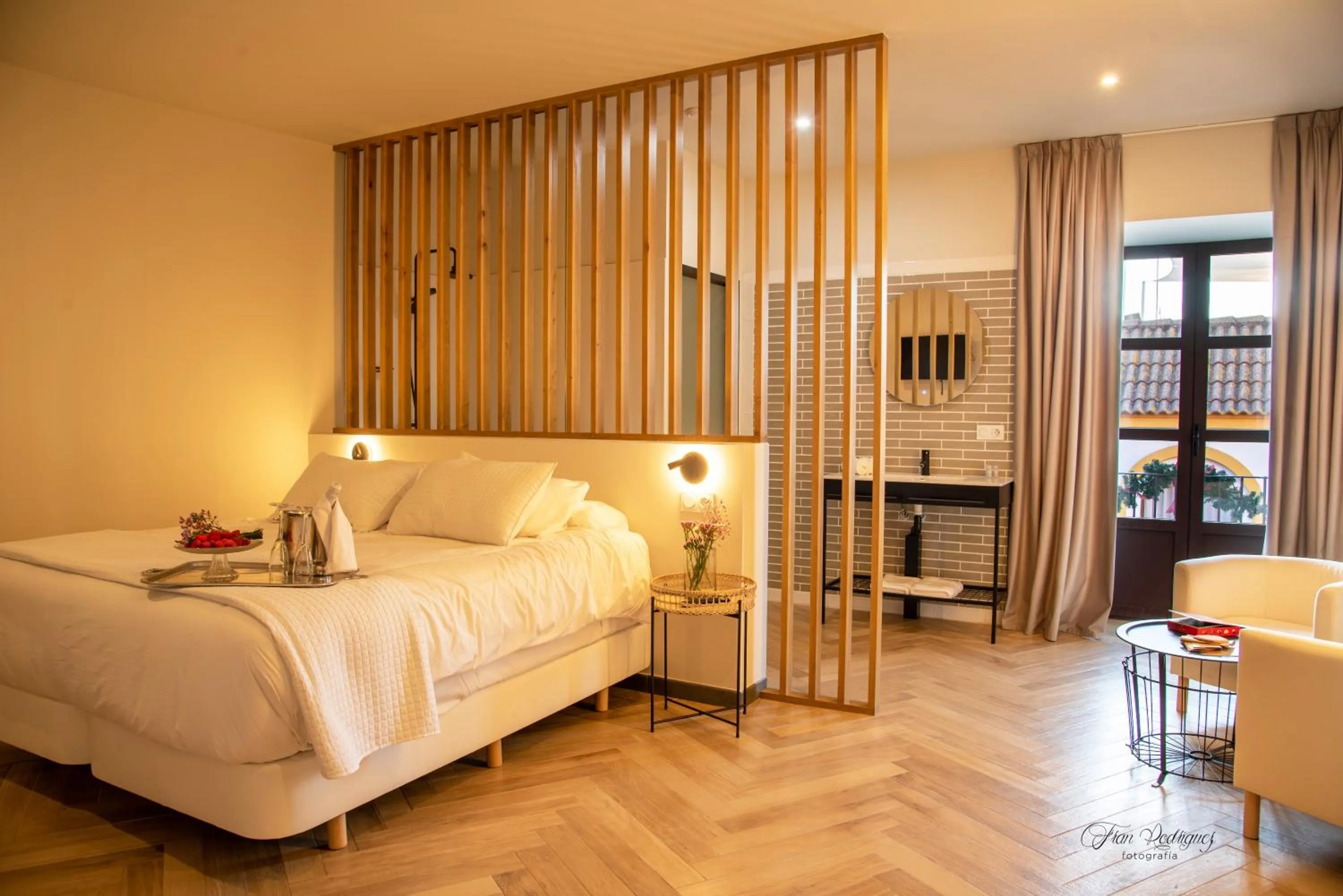 Photo of the whole room, Bed in Palacio San Fernando