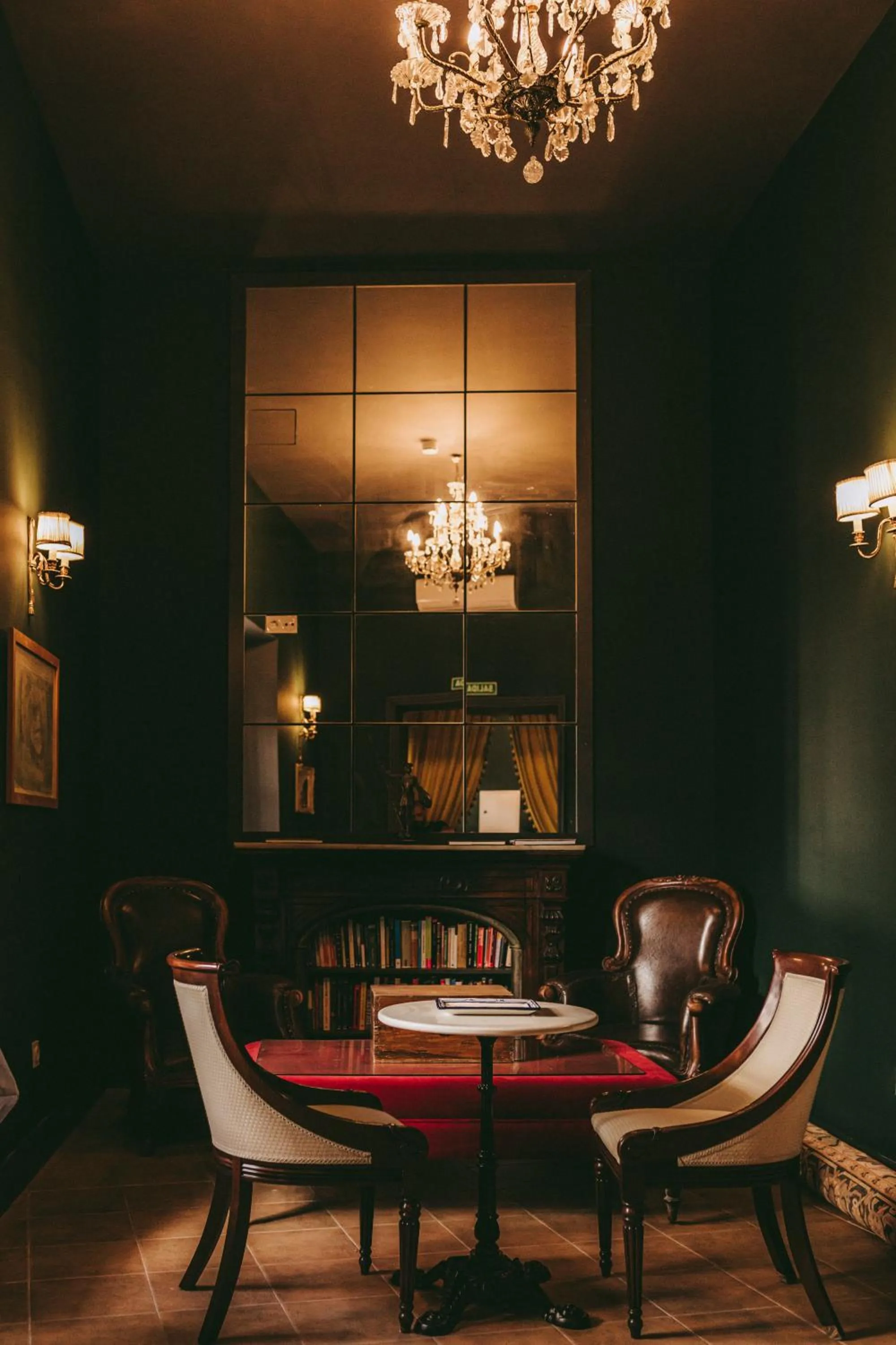 Seating area in Palacio San Fernando
