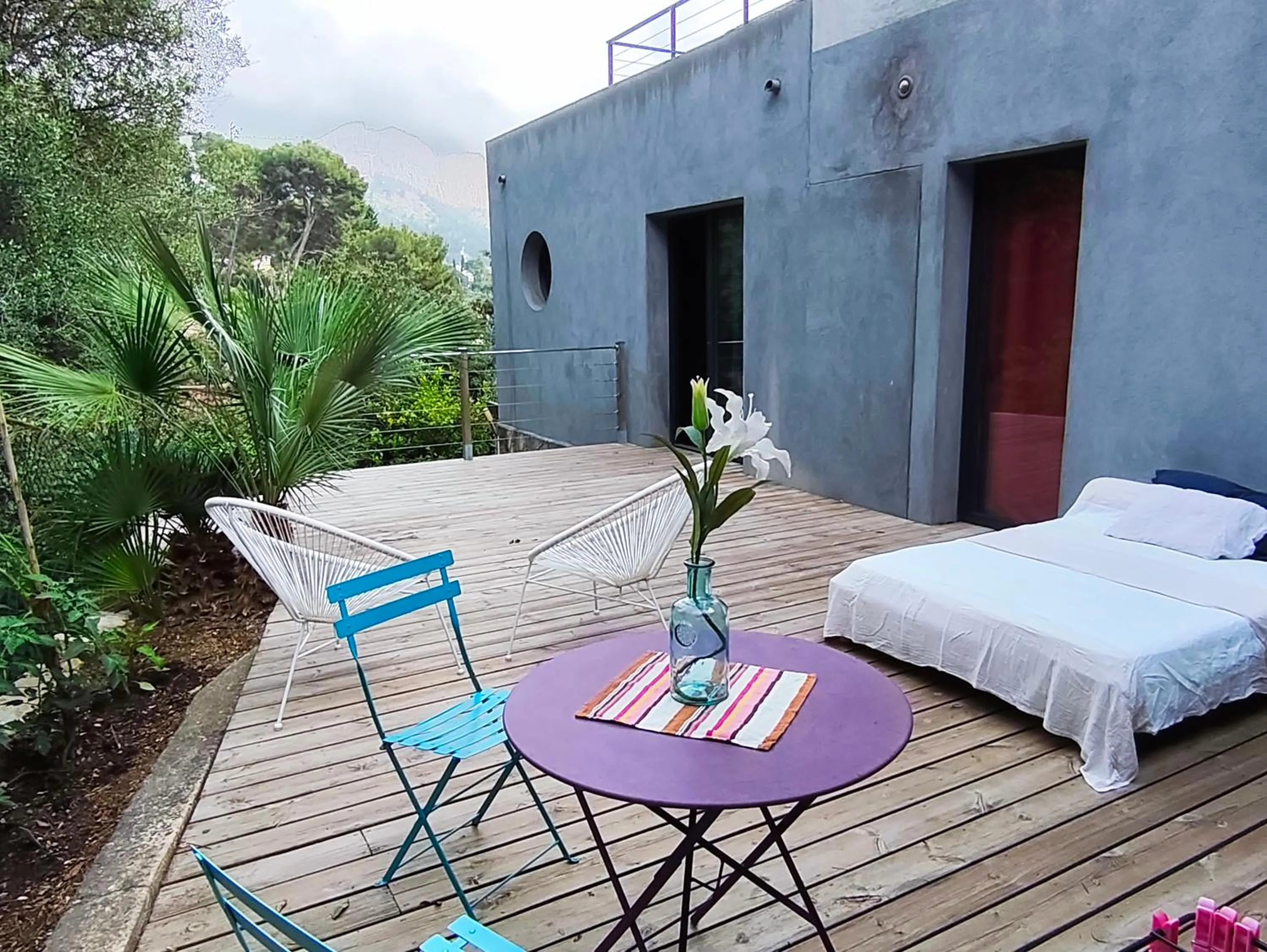 Double Room with Garden View in BOUTIQUE HOSTEL BY Cassis