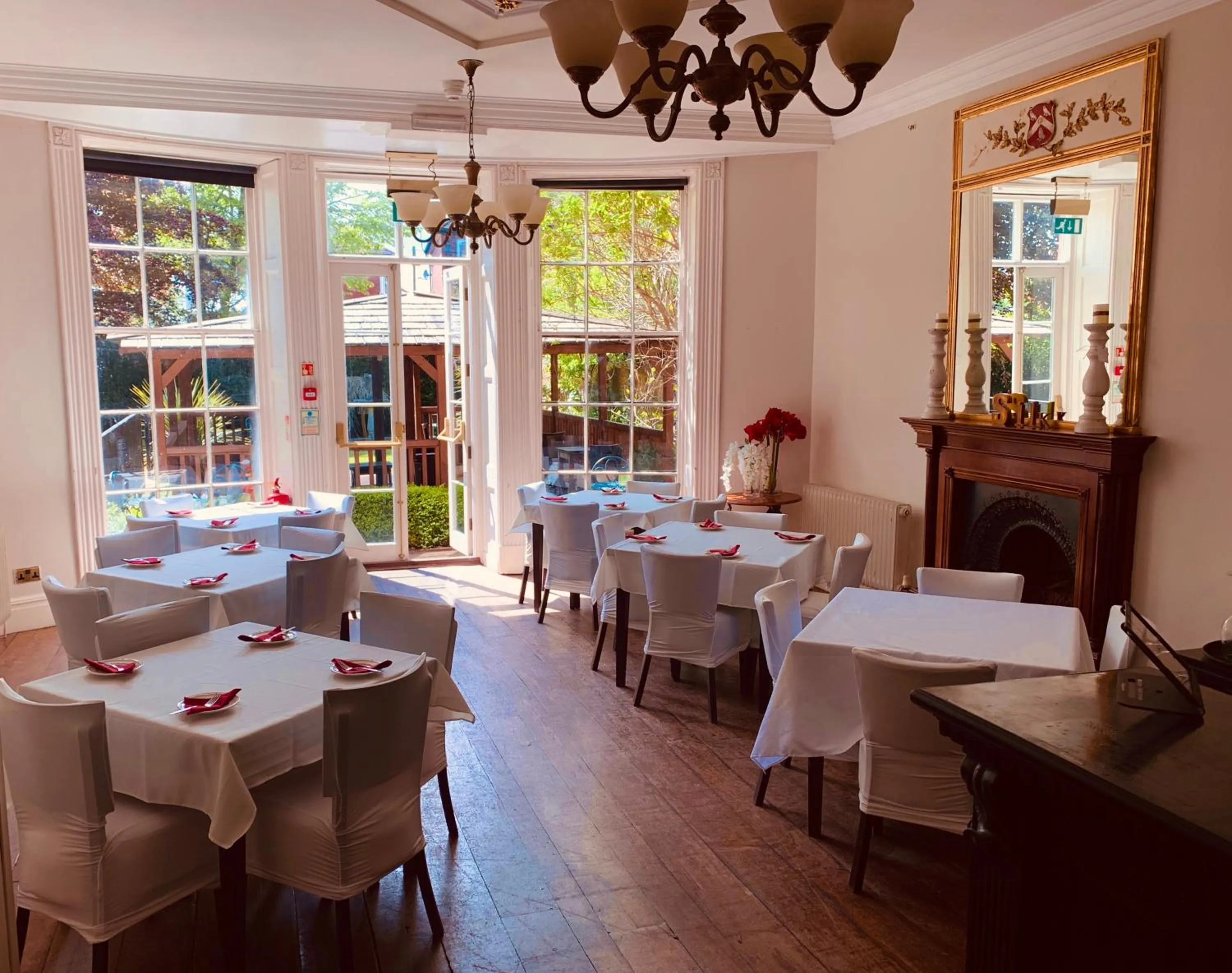 Restaurant/places to eat in The Silk House