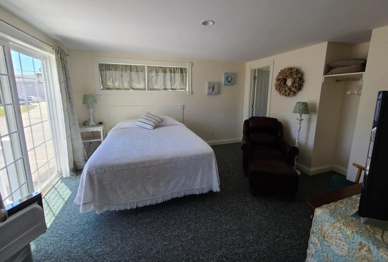 Bed in Moody's Motel and Cottages