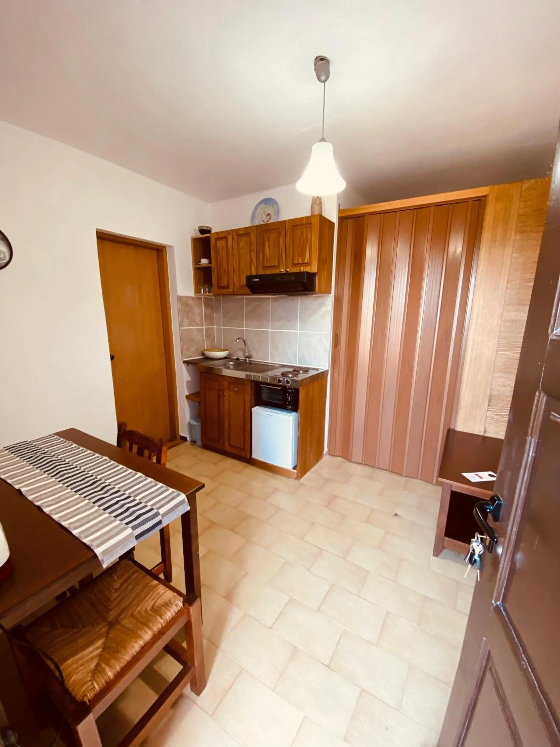 Kitchen or kitchenette in Gregory Village Sea View