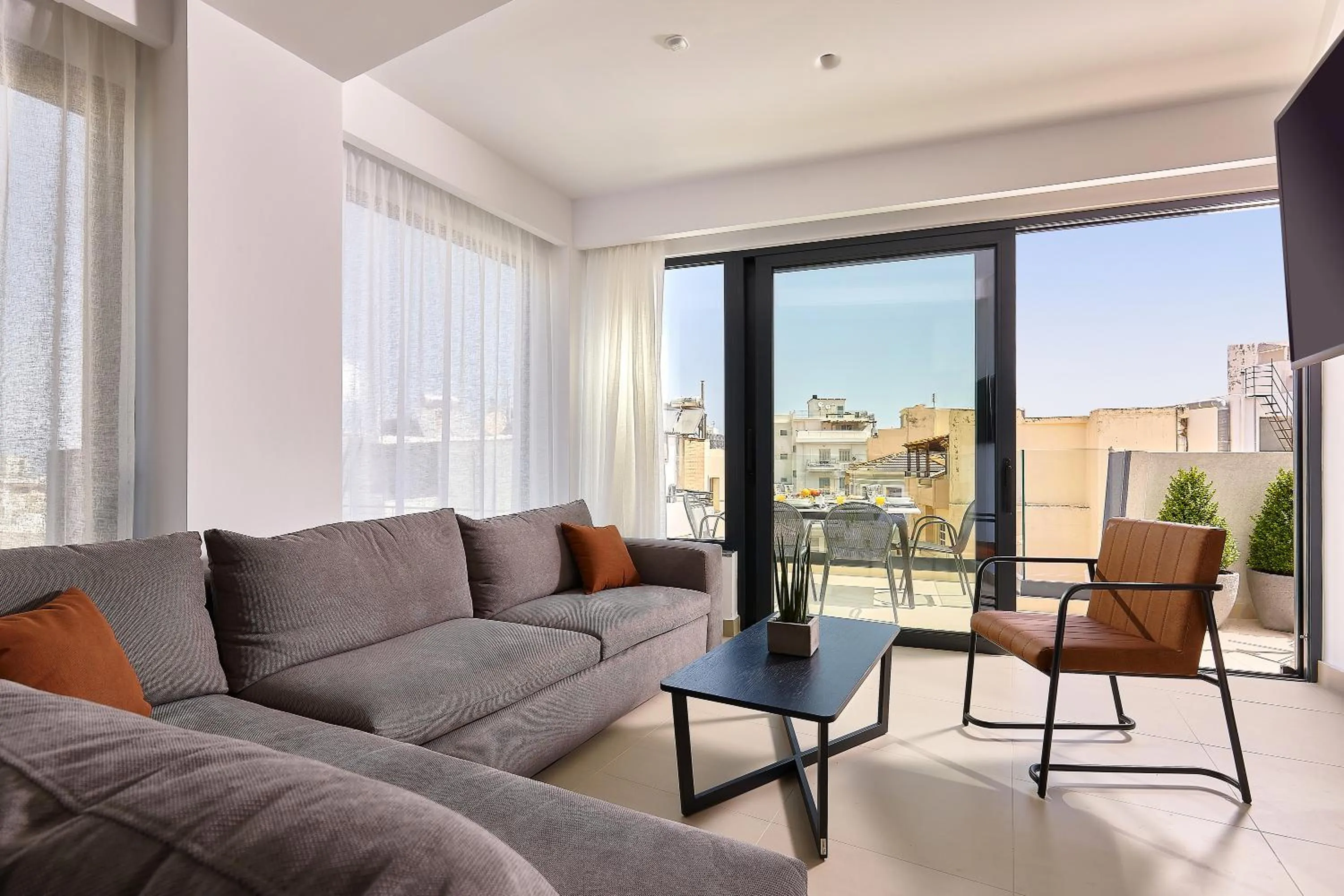 Living room in City Lion by Semavί