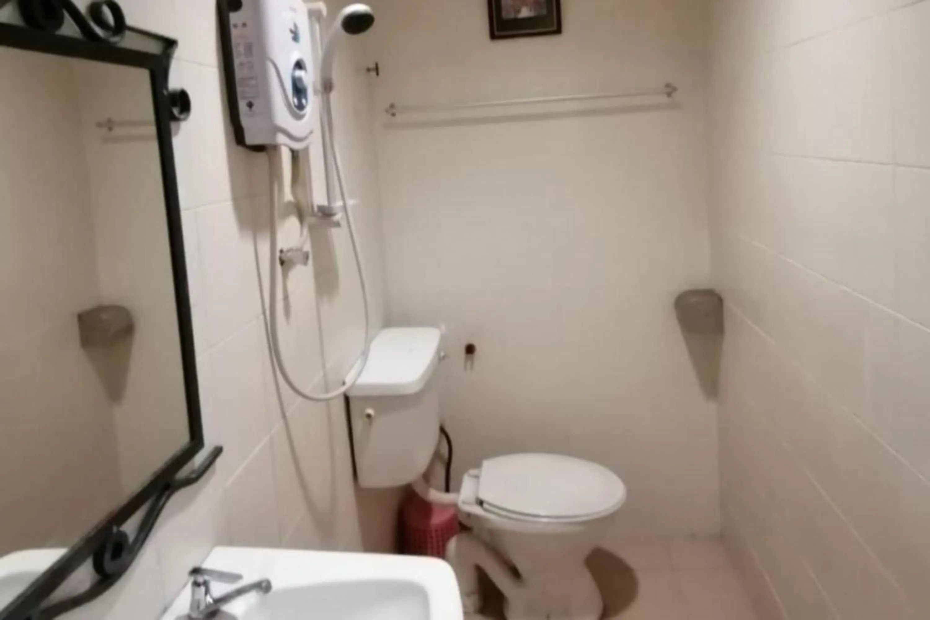 Bathroom in Hotel O Prai Jaya