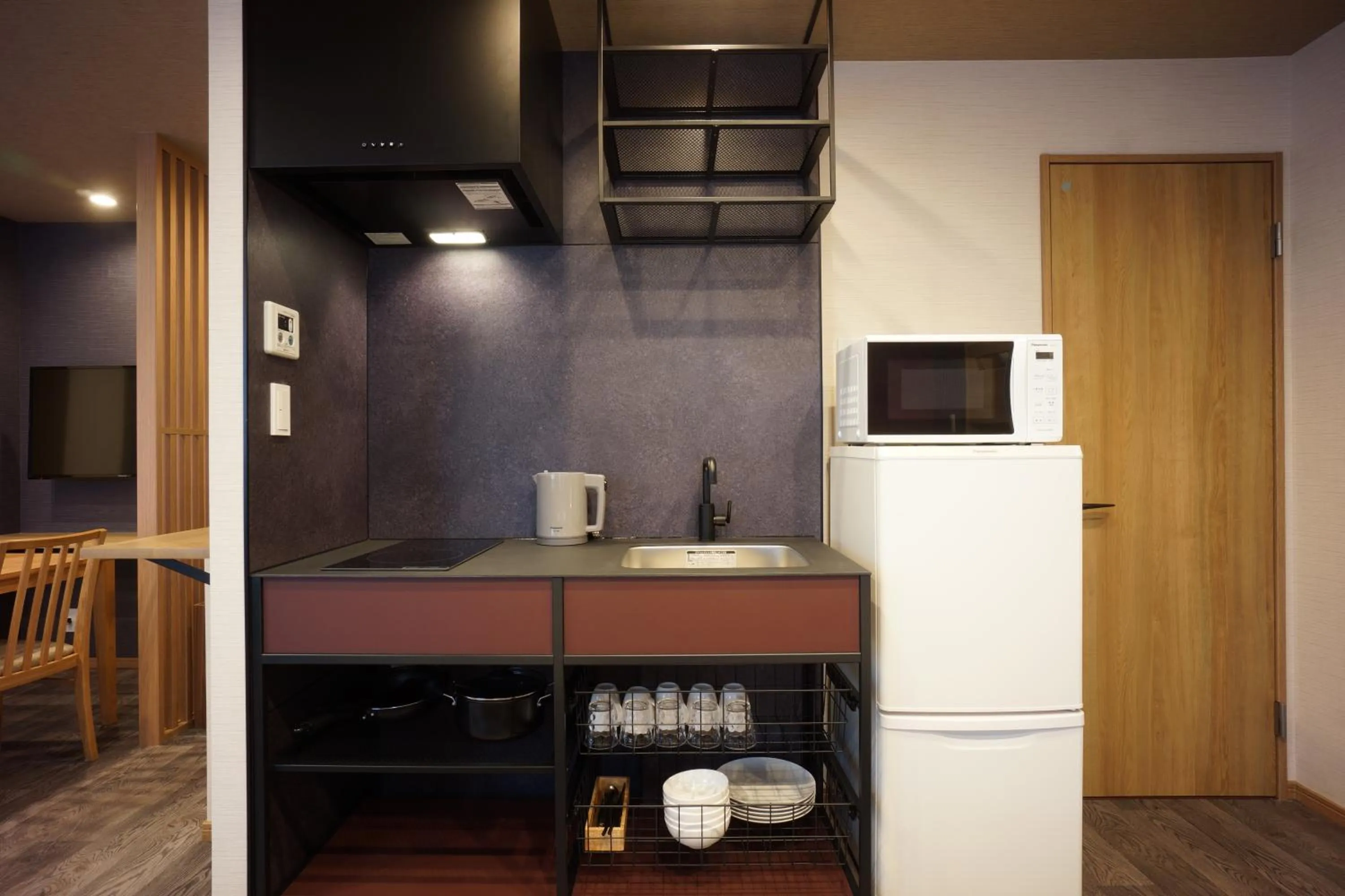 Kitchen or kitchenette in WIRES HOTEL James zaka