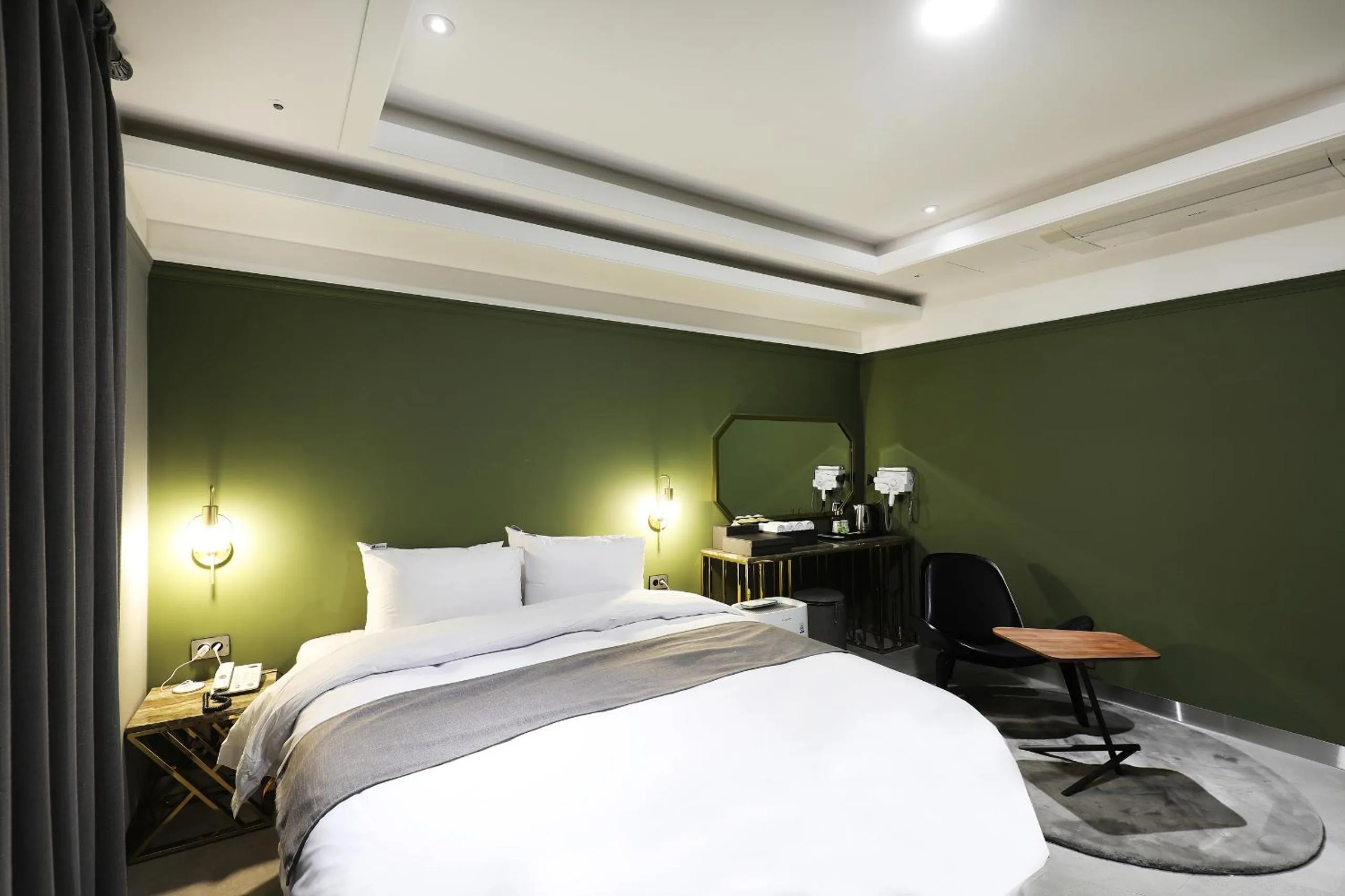 Bed in El Tower Hotel