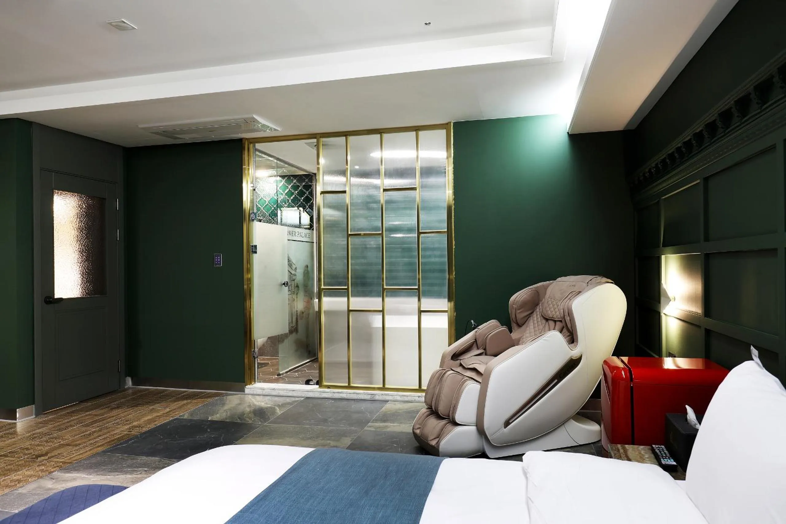 Bed in El Tower Hotel