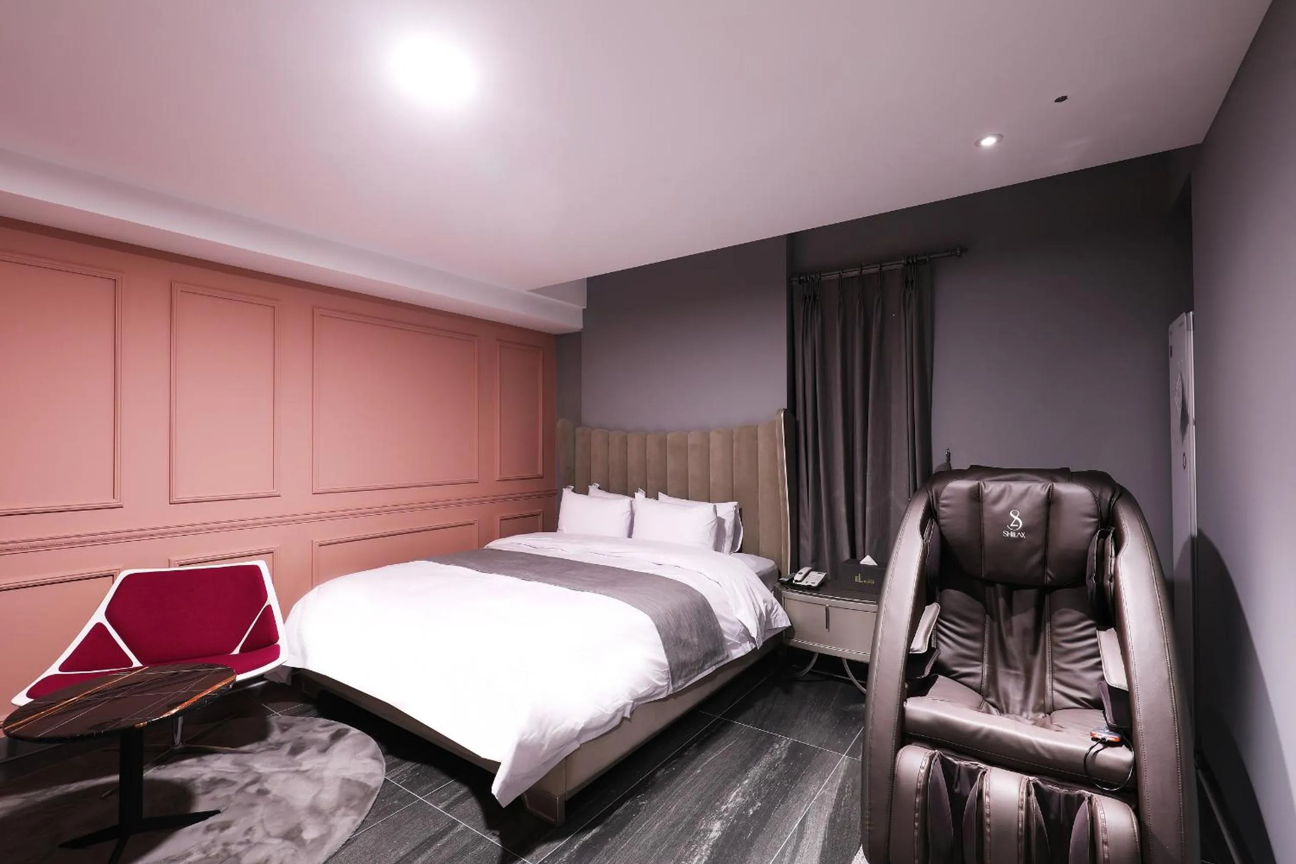 Bed in El Tower Hotel