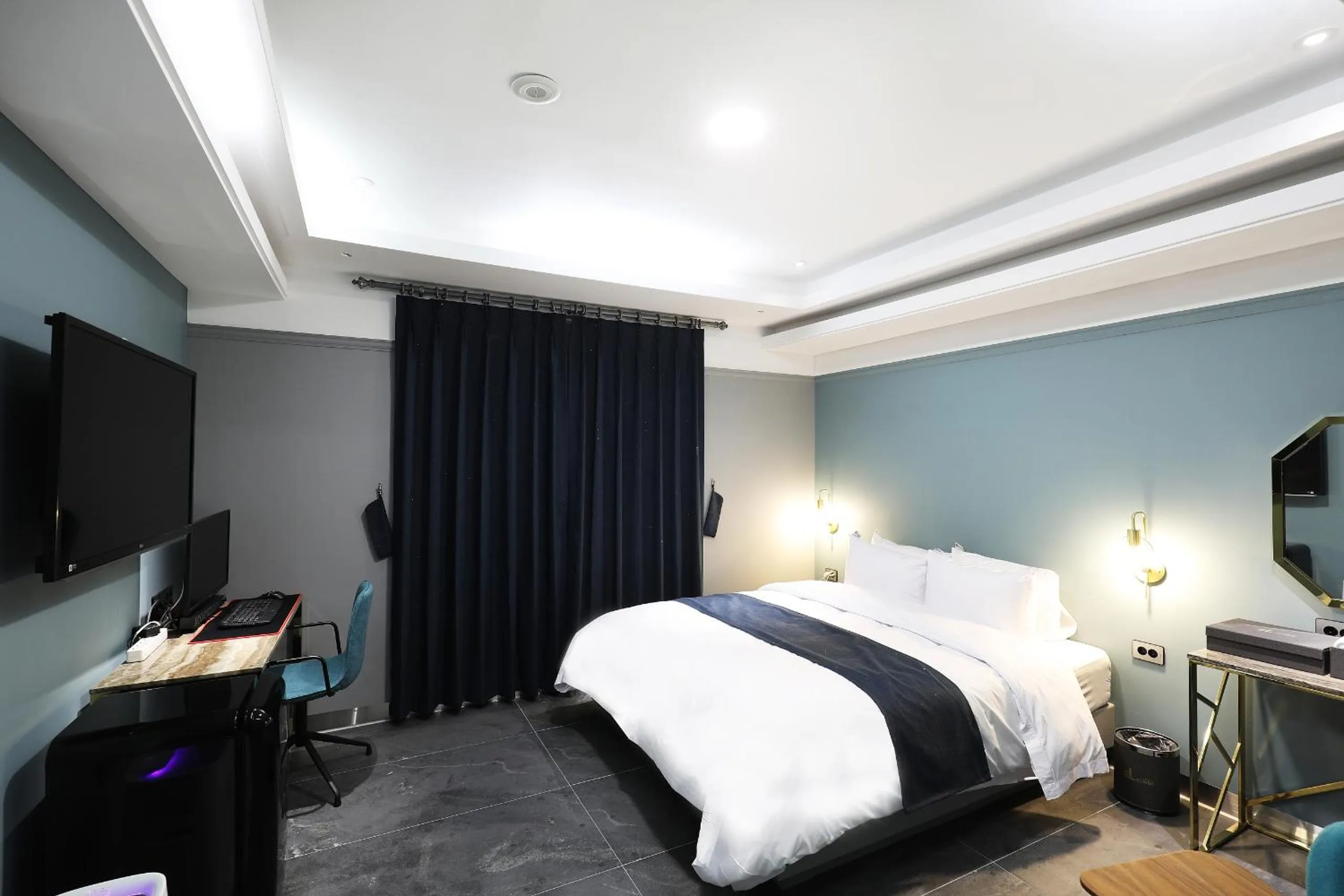 Bed in El Tower Hotel