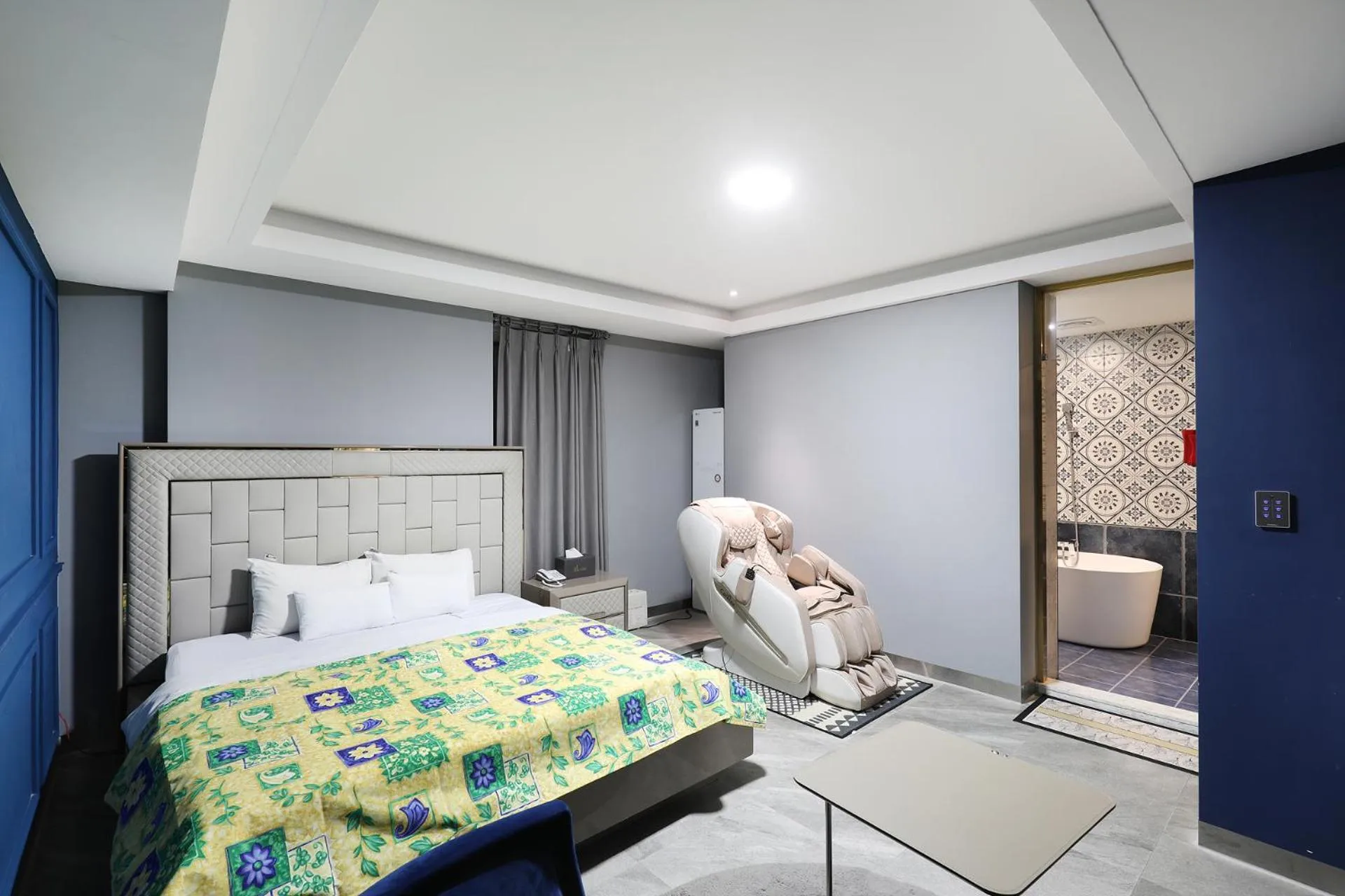 Bed in El Tower Hotel