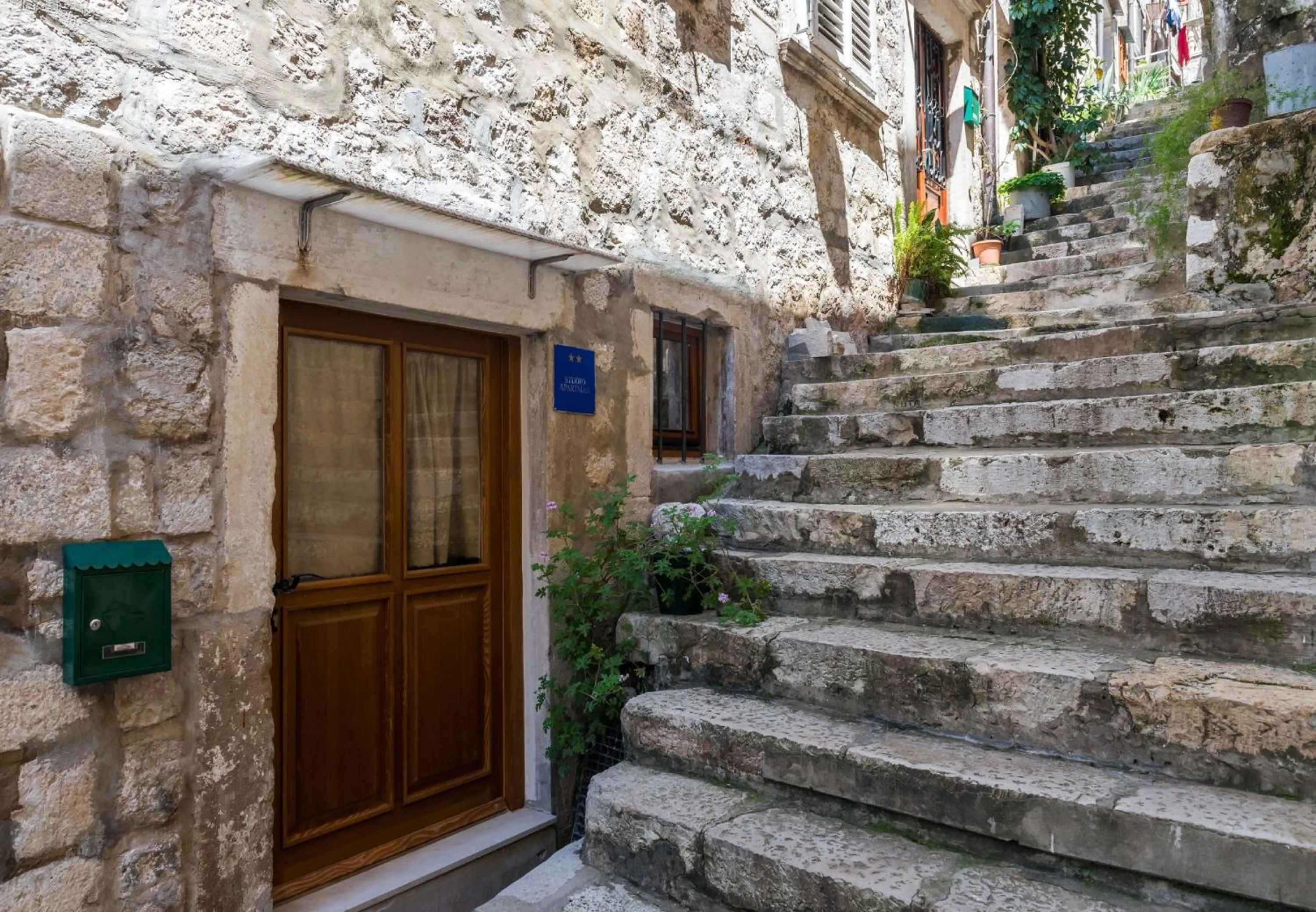 Facade/entrance in Apartment Lee Loo