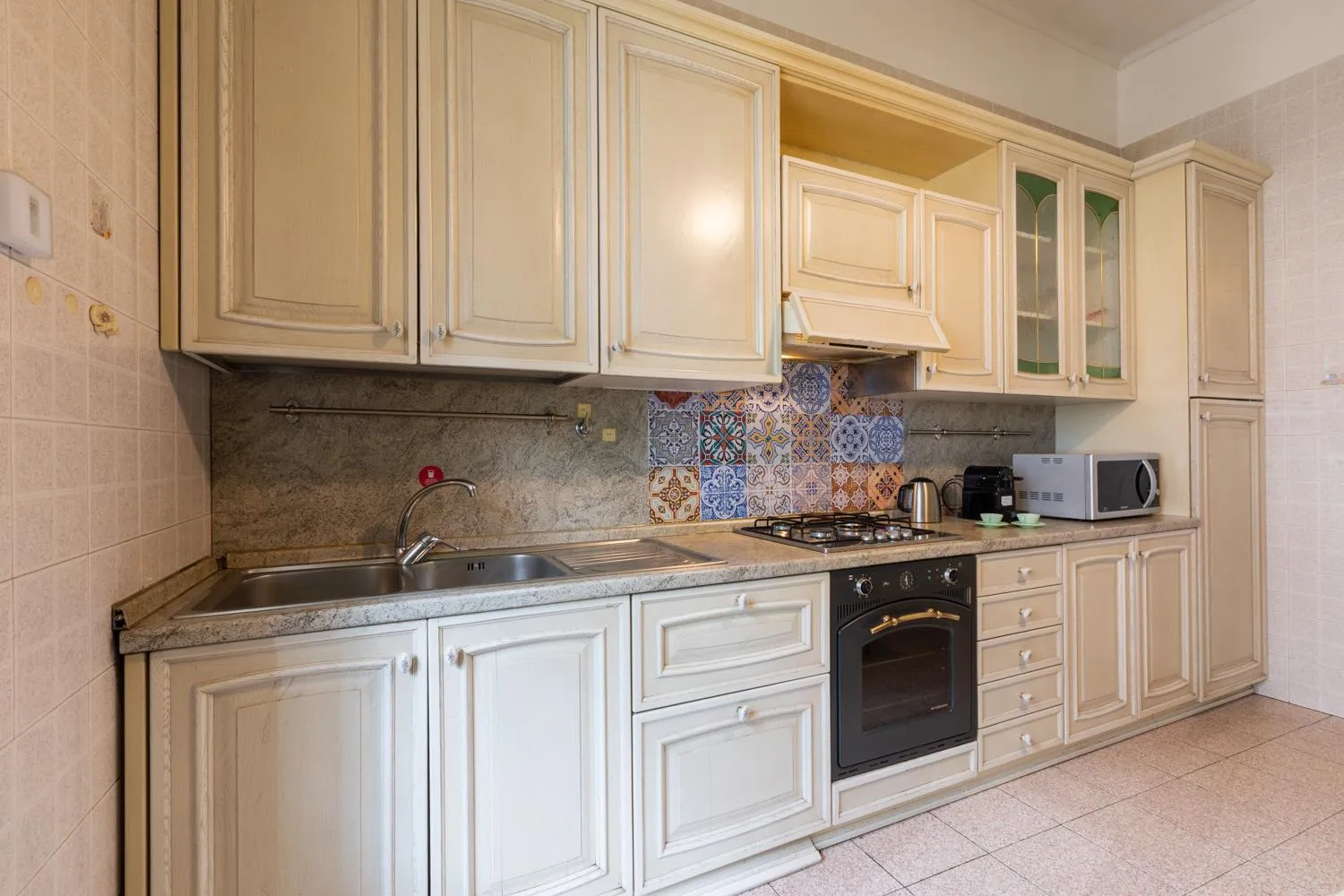 kitchen in La Casa dei Colori by Wonderful Italy