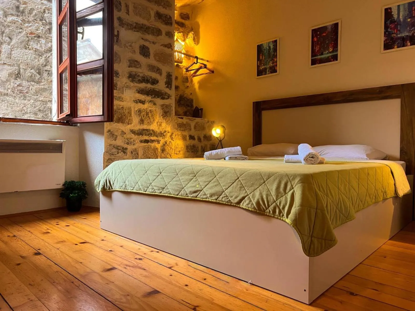 Bed in Old Town Homestel