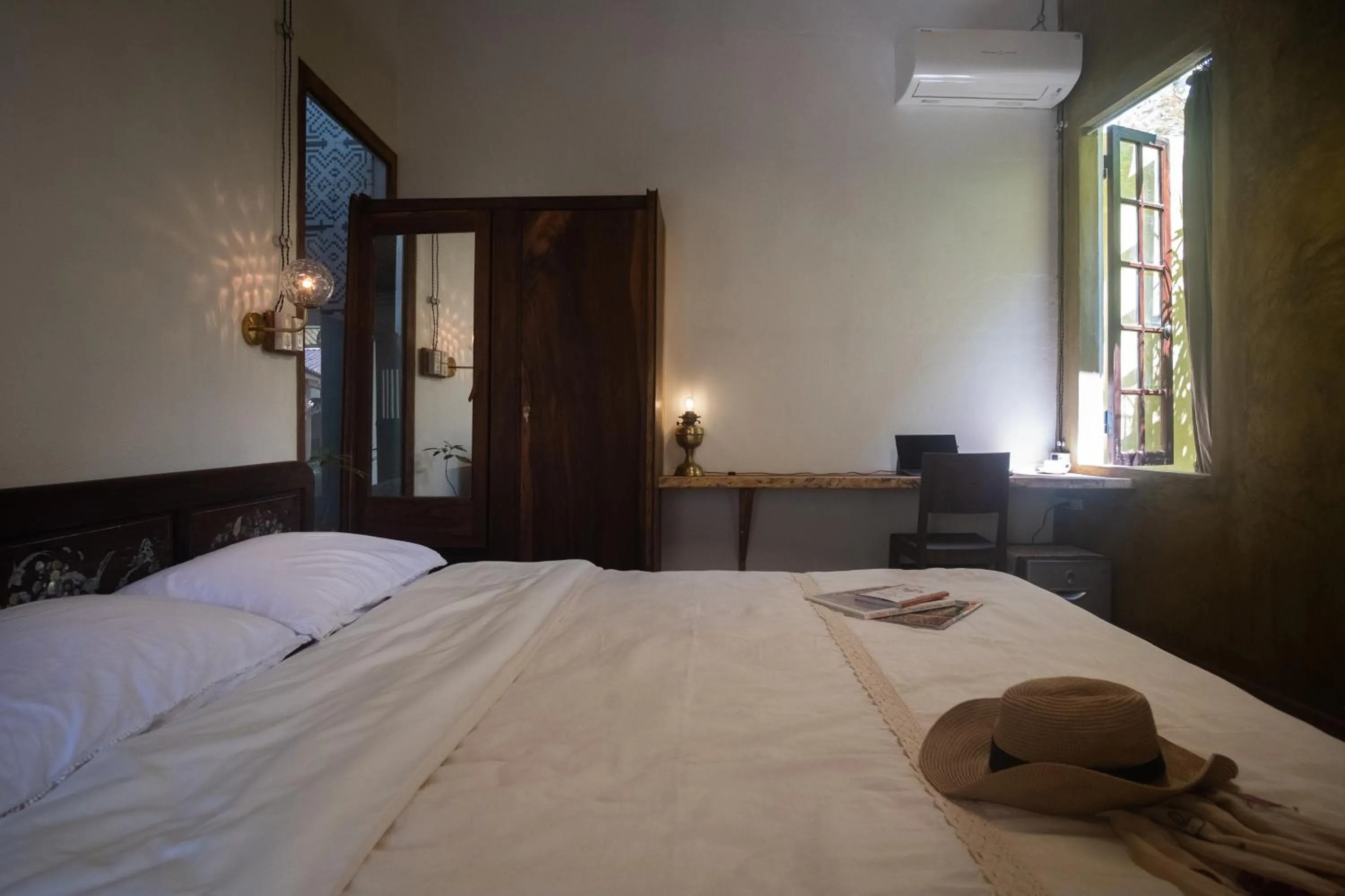 Photo of the whole room, Bed in Leranda Homestay