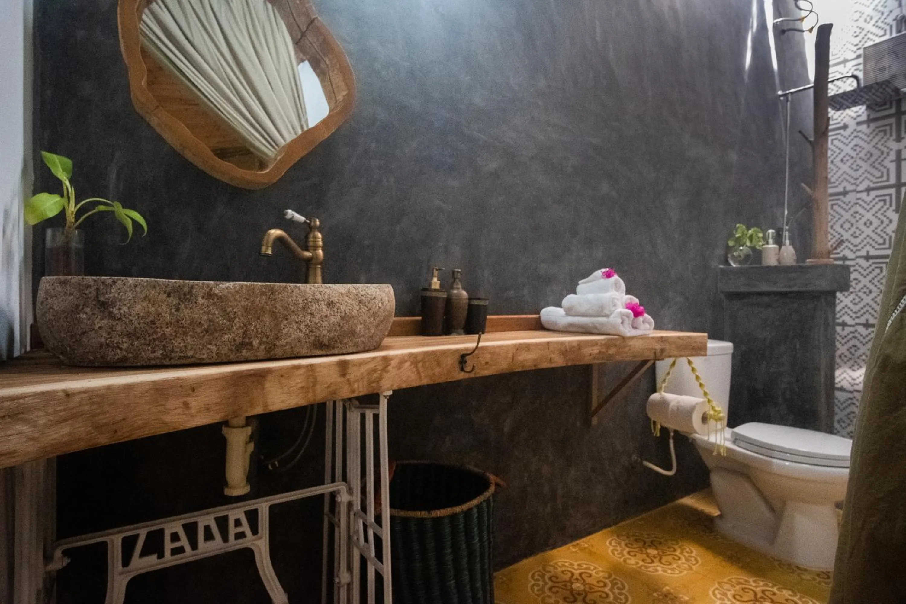 Shower in Leranda Homestay