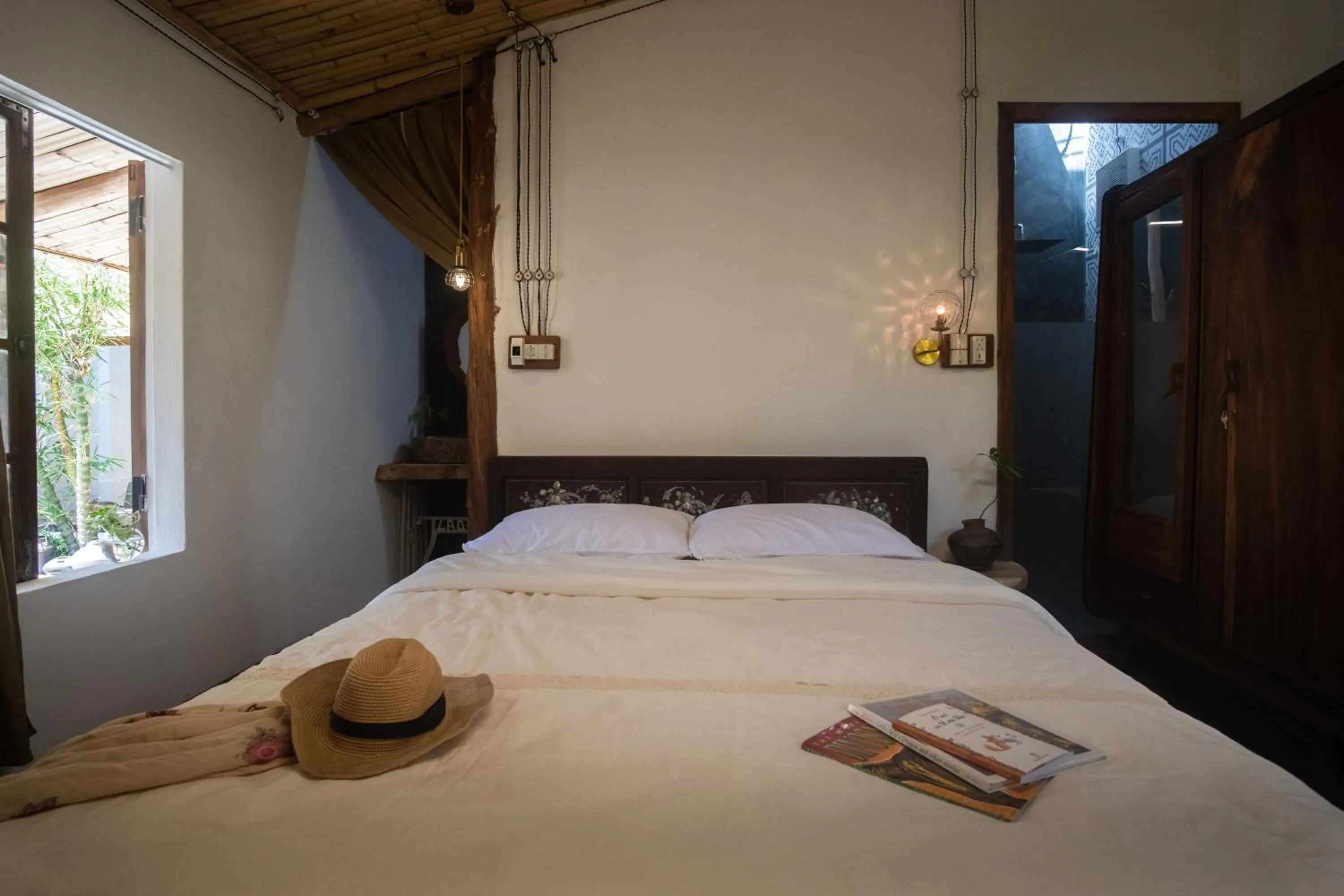 Photo of the whole room, Bed in Leranda Homestay