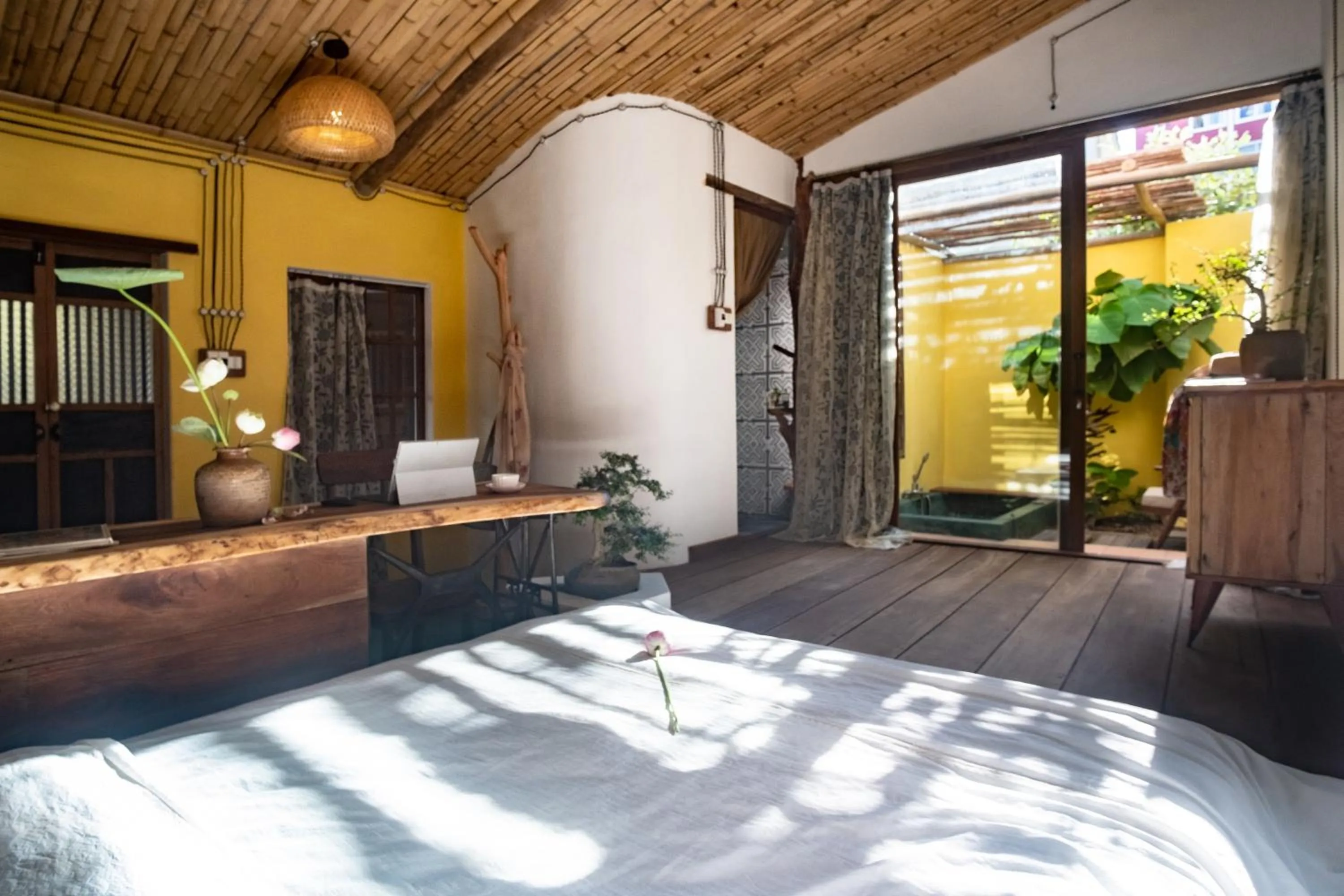 Decorative detail, Bed in Leranda Homestay