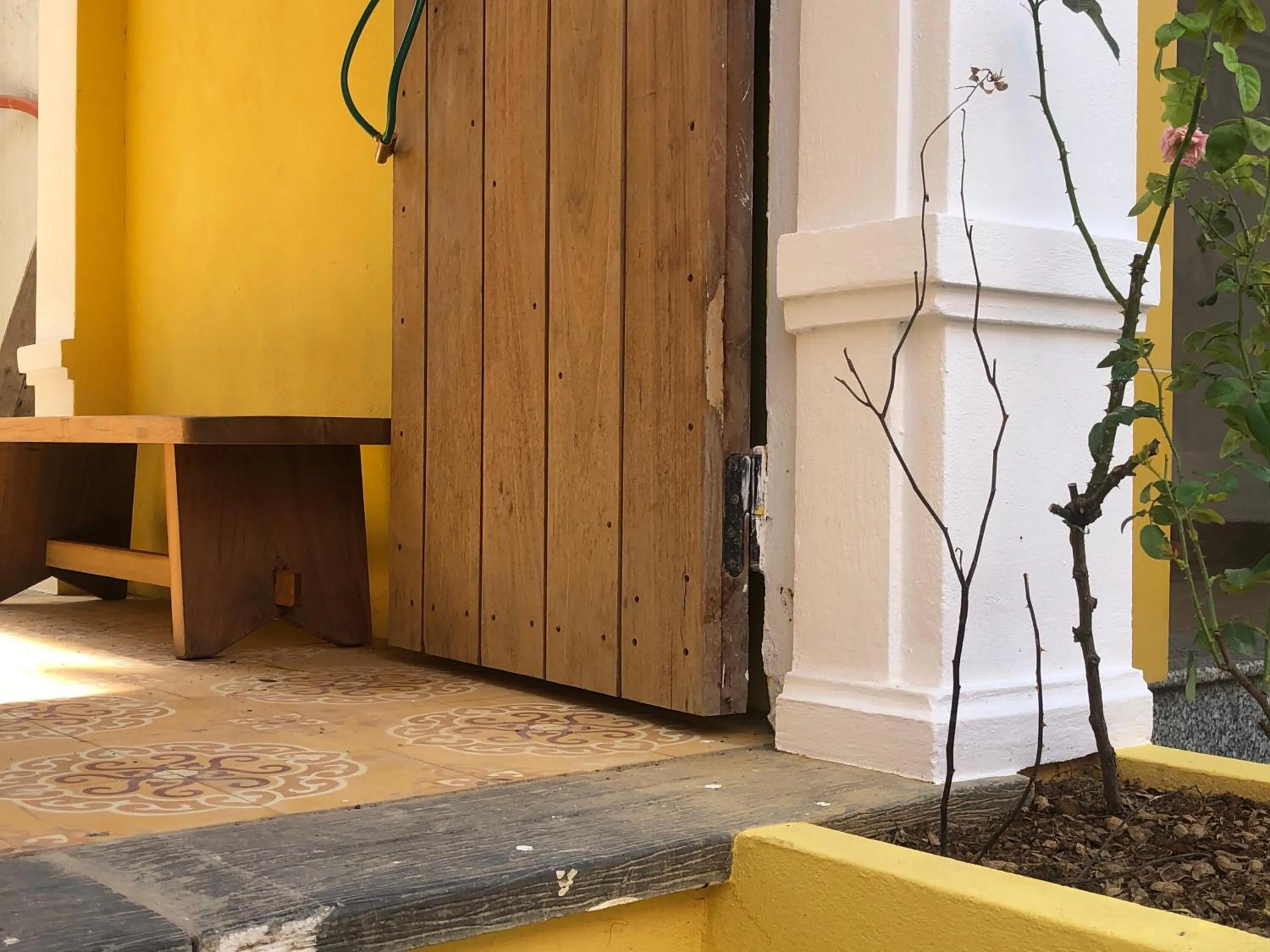 Facade/entrance in Leranda Homestay