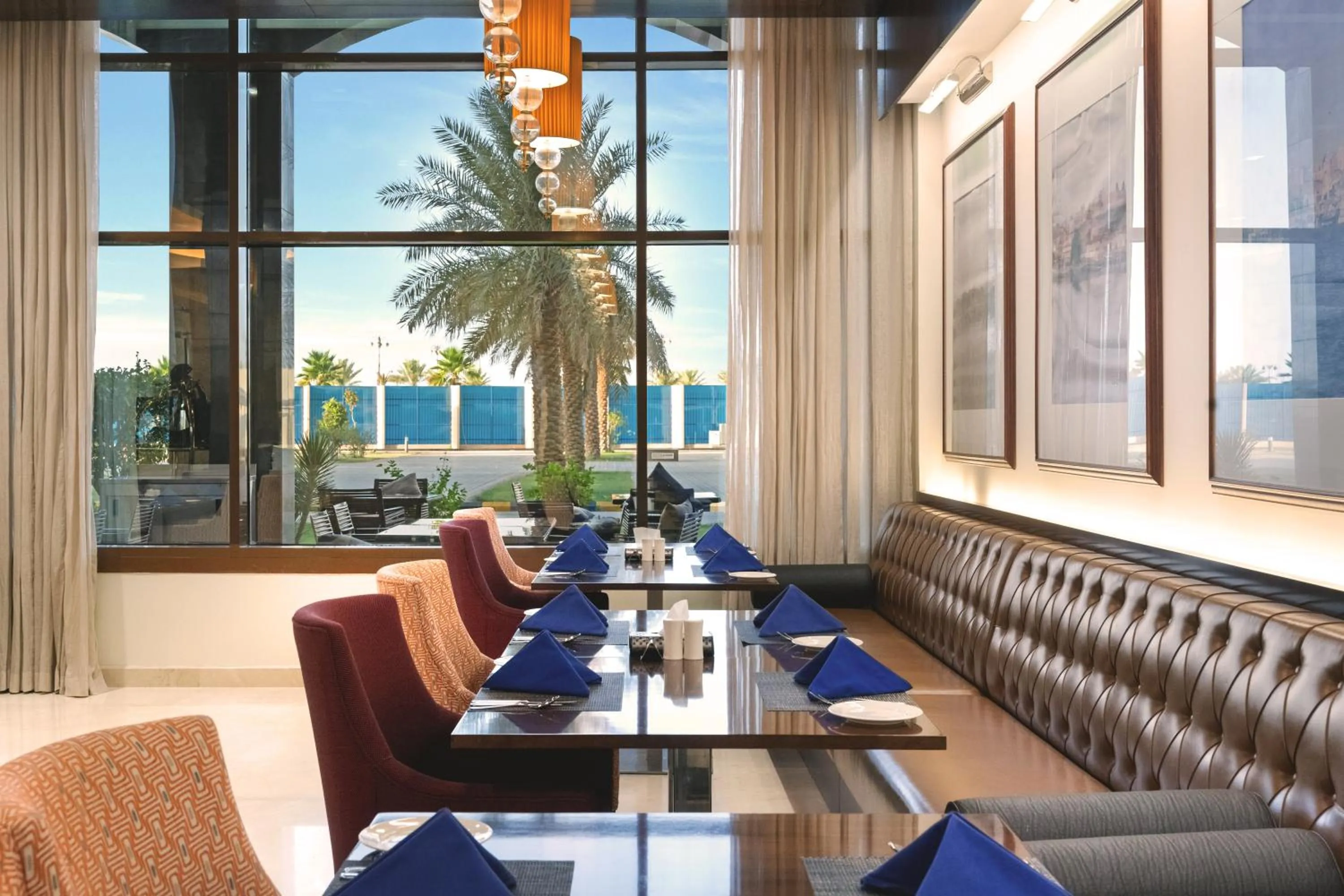 Restaurant/places to eat in Grand Millennium Tabuk