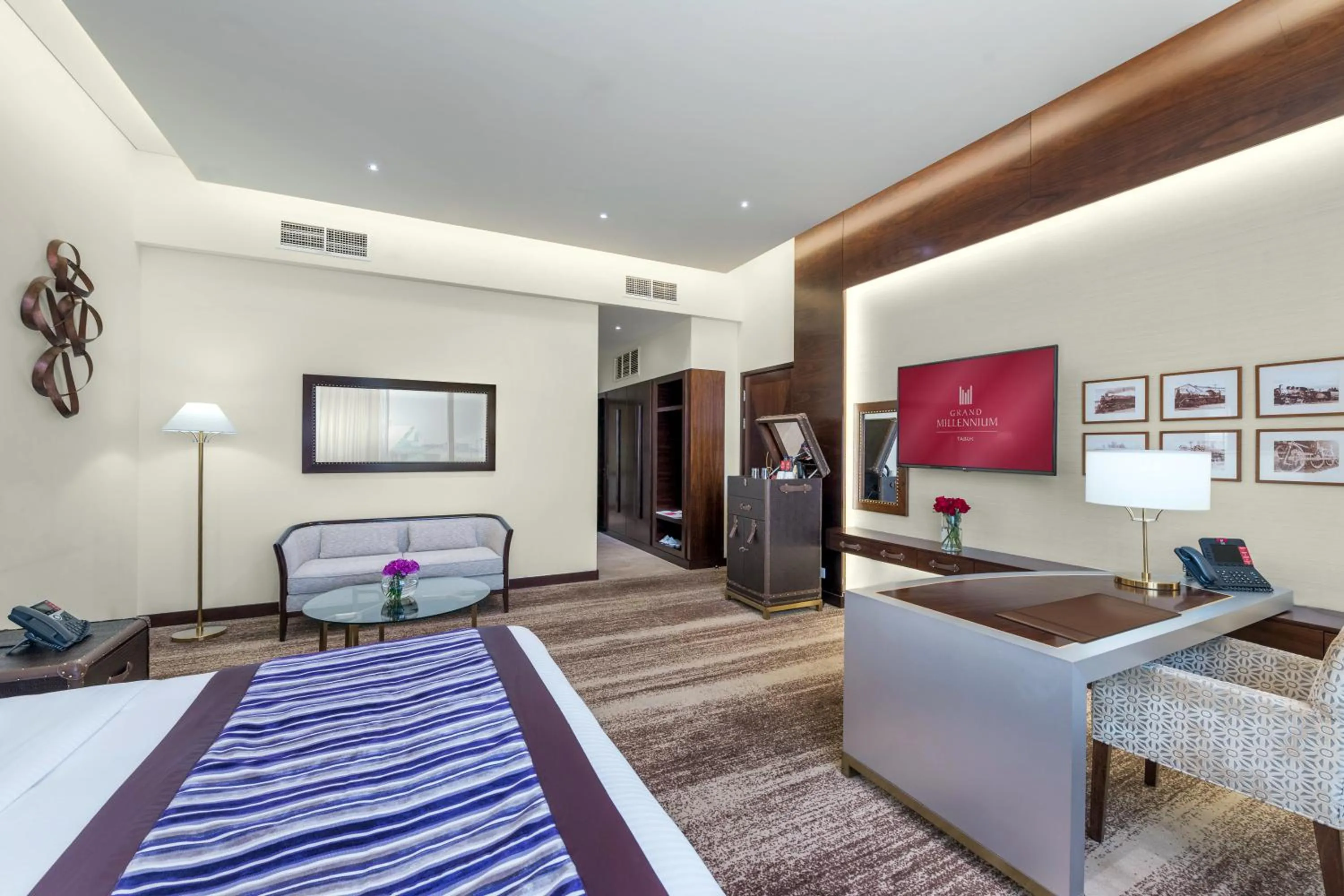 Bedroom, Bed in Grand Millennium Tabuk