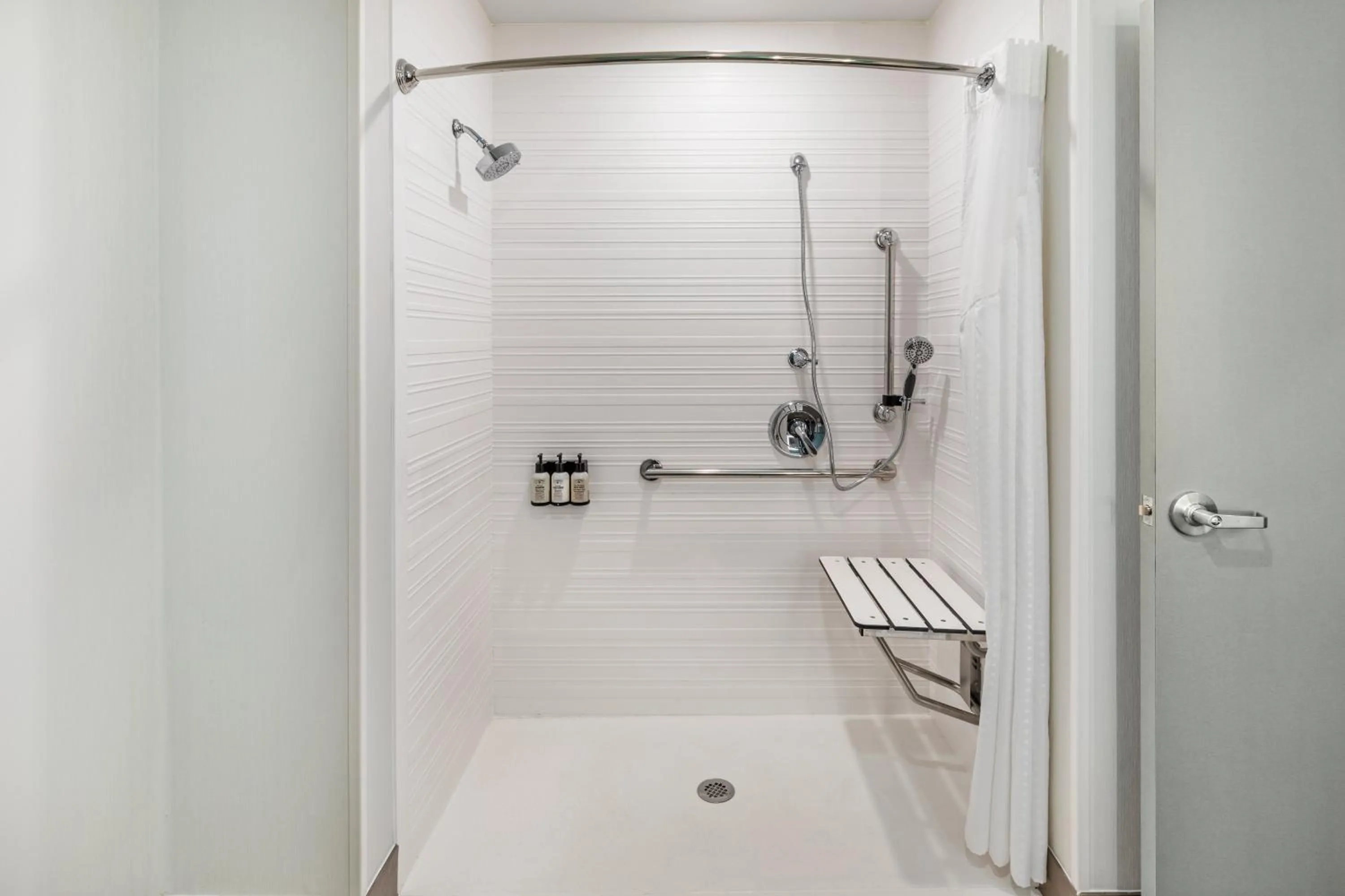 Photo of the whole room in avid hotel - Bentonville - Rogers by IHG