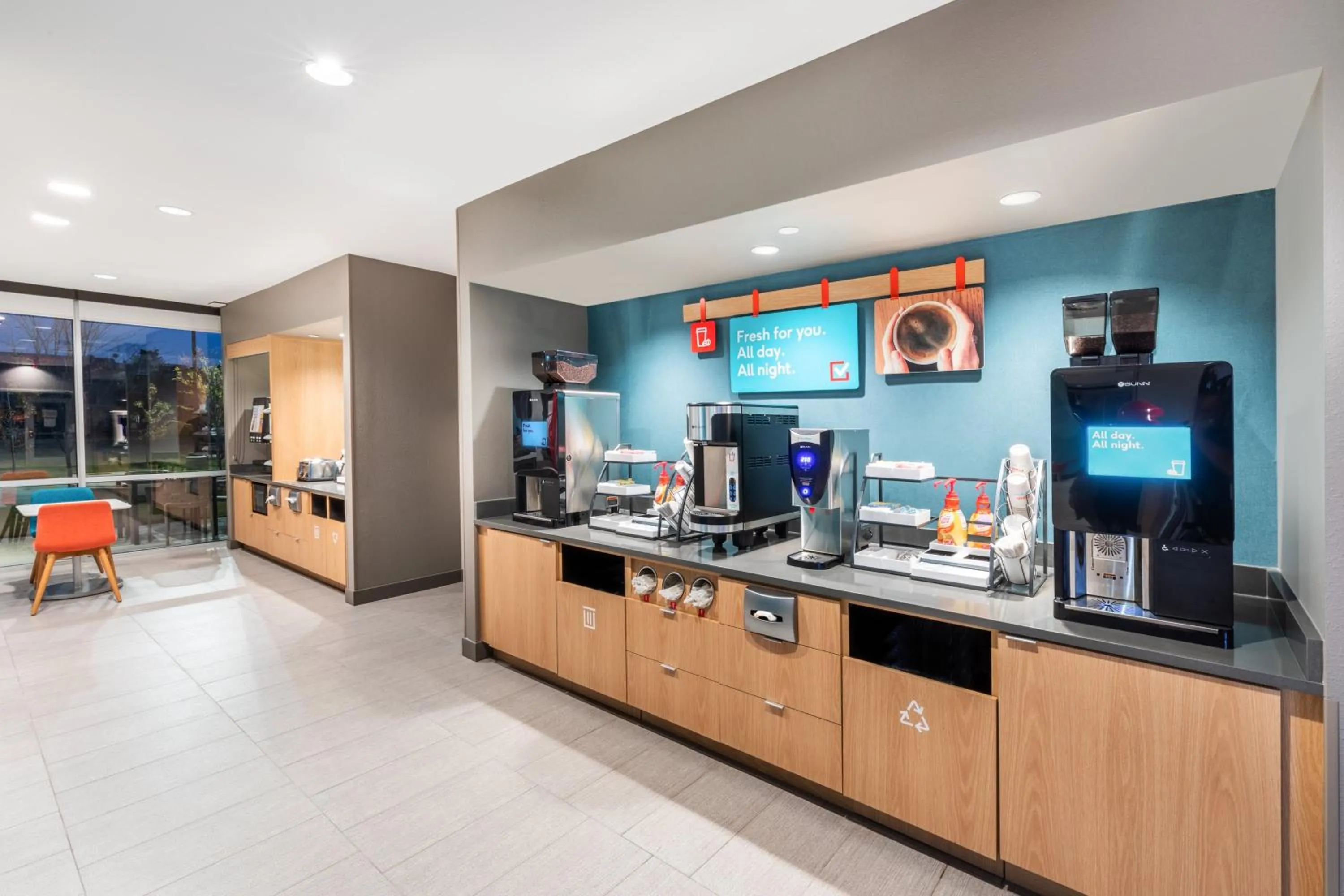 Bedroom in avid hotel - Bentonville - Rogers by IHG