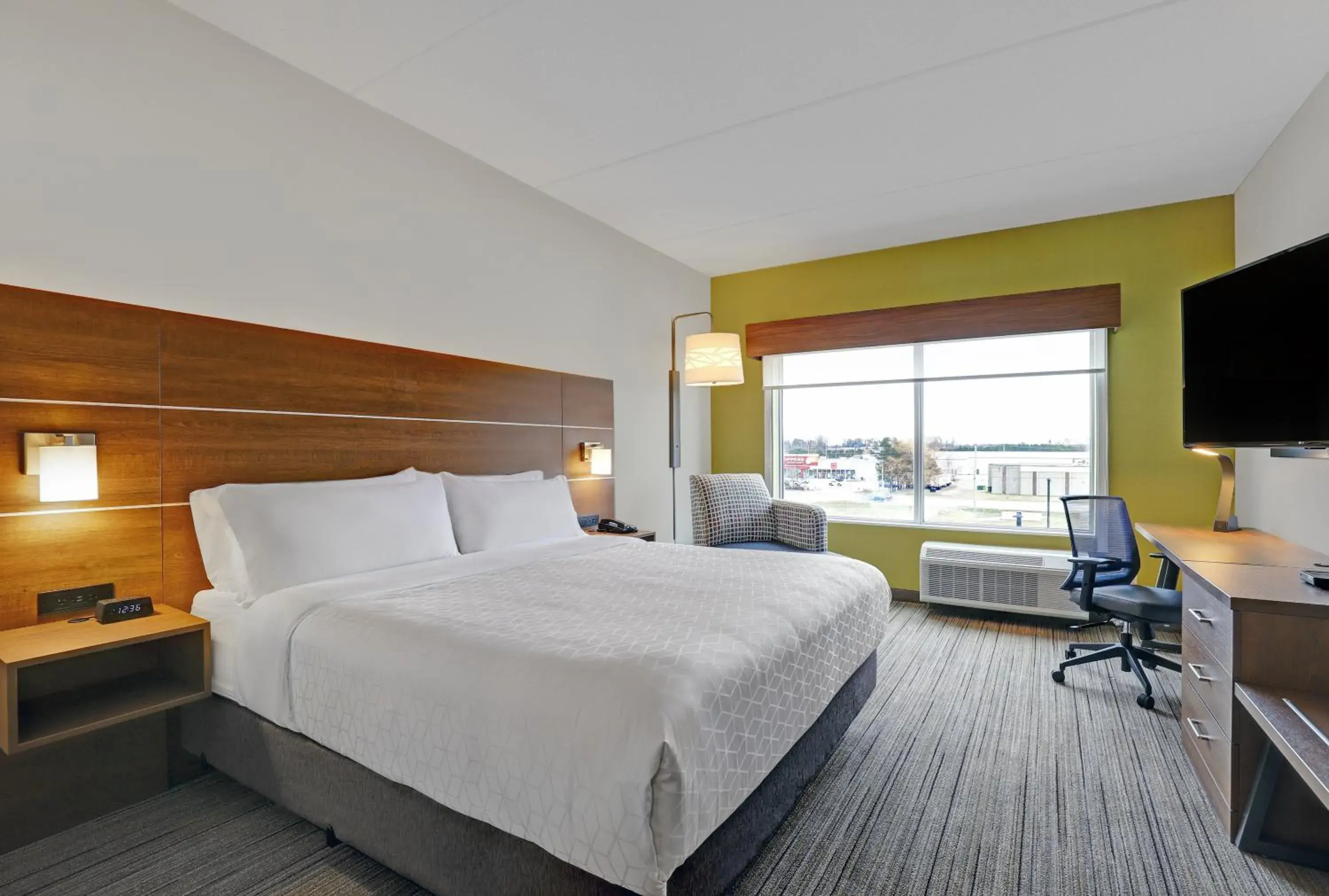 Bed in Holiday Inn Express & Suites - Port Elgin Bed in Holiday Inn Express & Suites - Port Elgin