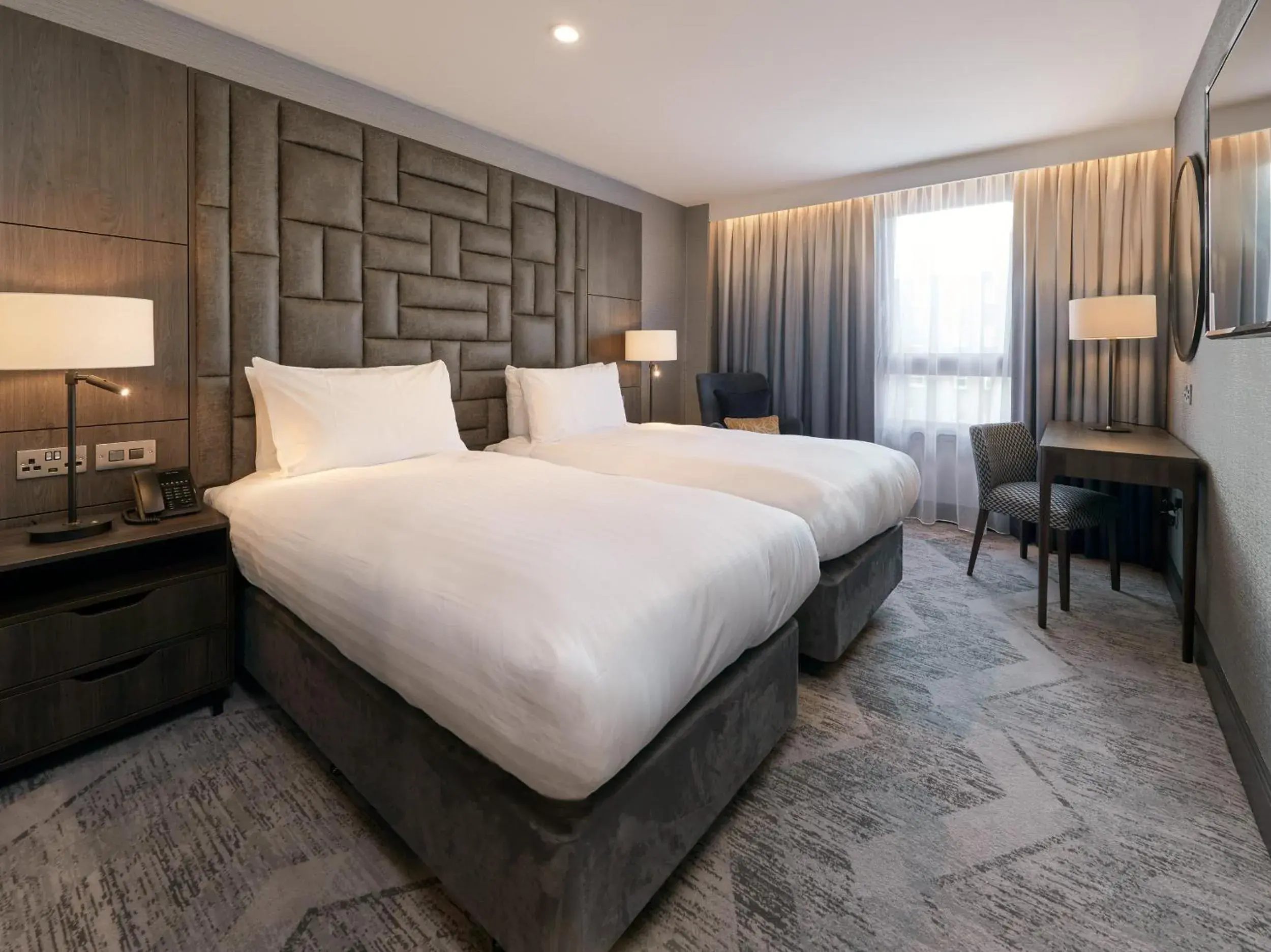 Premium Twin Room in voco Edinburgh - Haymarket by IHG Premium Twin Room in voco Edinburgh - Haymarket by IHG