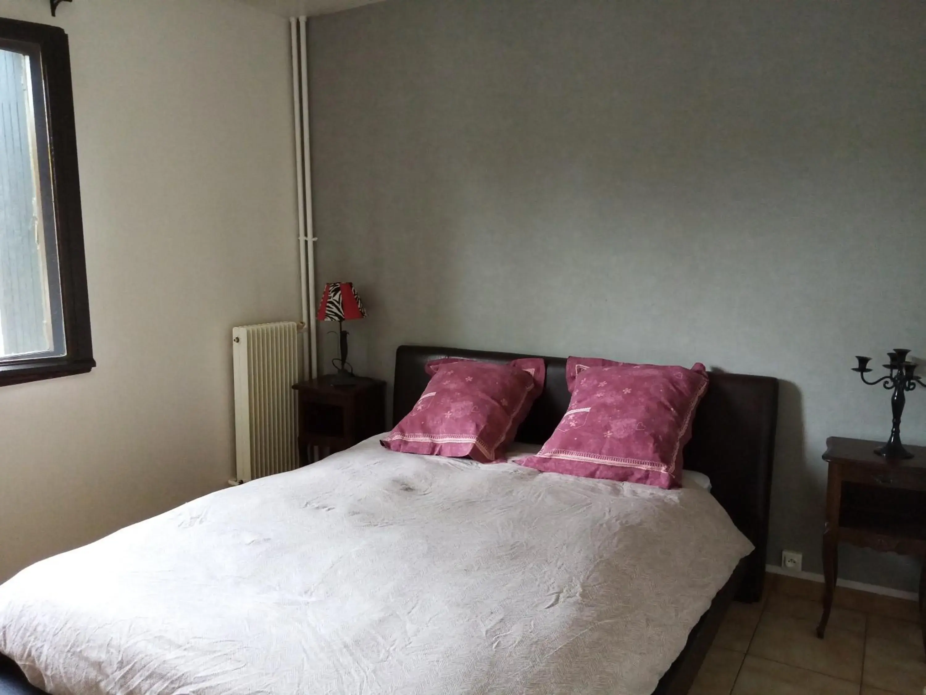 Chambre double Rosalie en colocation Chambre double Rosalie en colocation