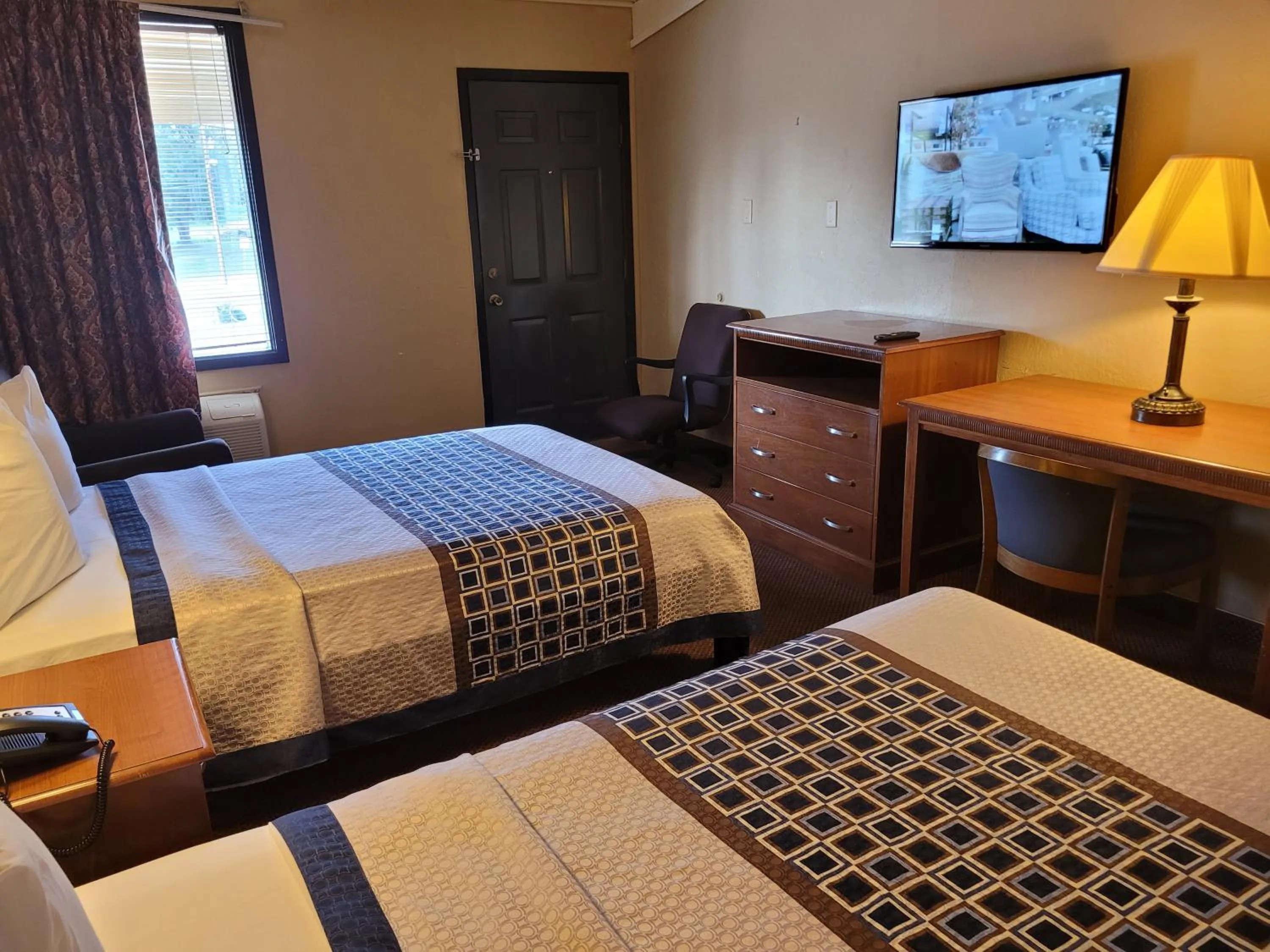 TV and multimedia, Bed in Stay Express Inn Athens