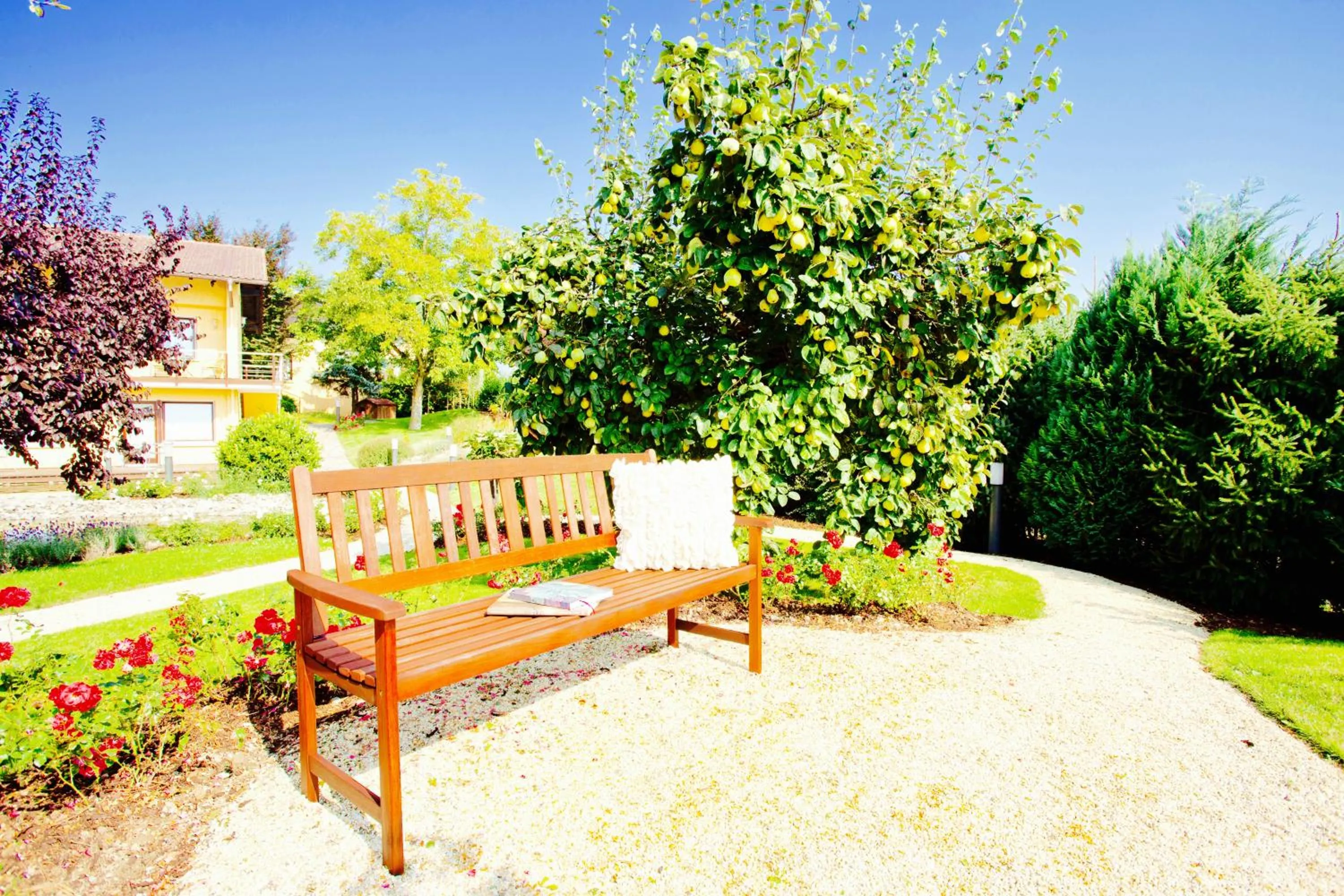 Garden view in Burgunderhof Bodensee - Adults only