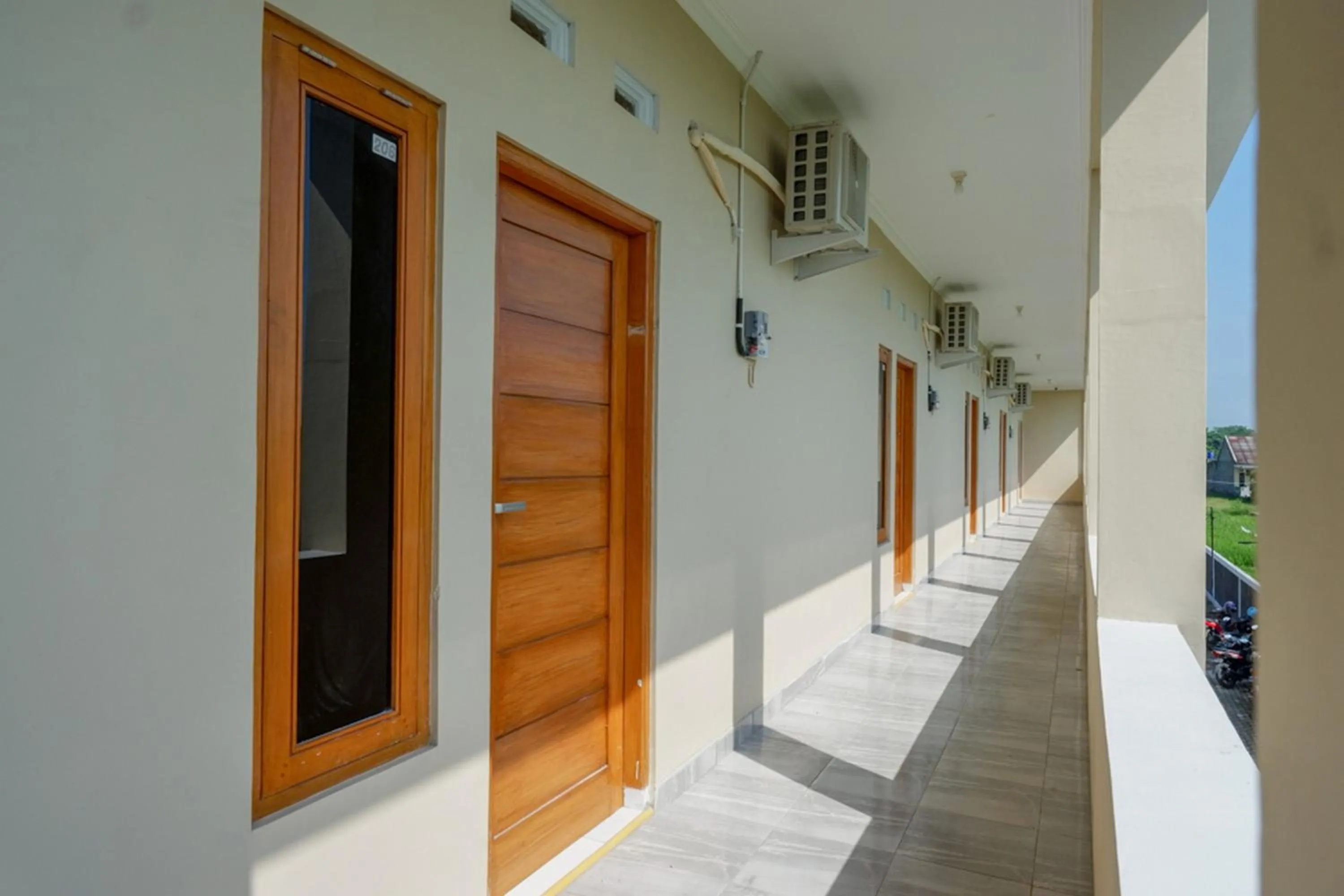 RedDoorz near Padang Golf Adisucipto